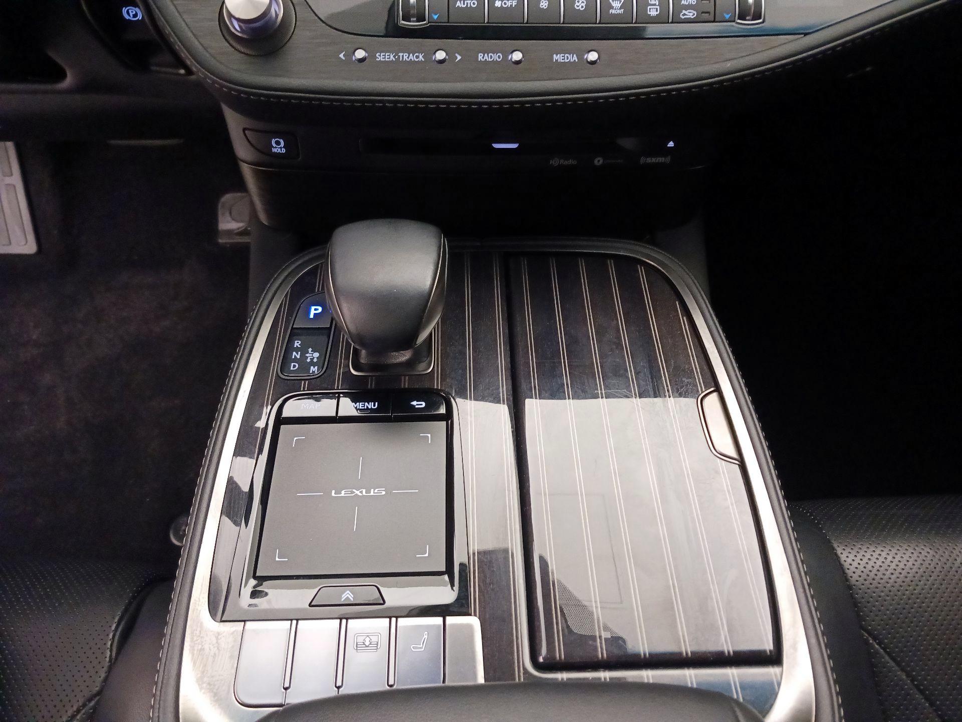 Thumbnail: 2020 Lexus LS - 18