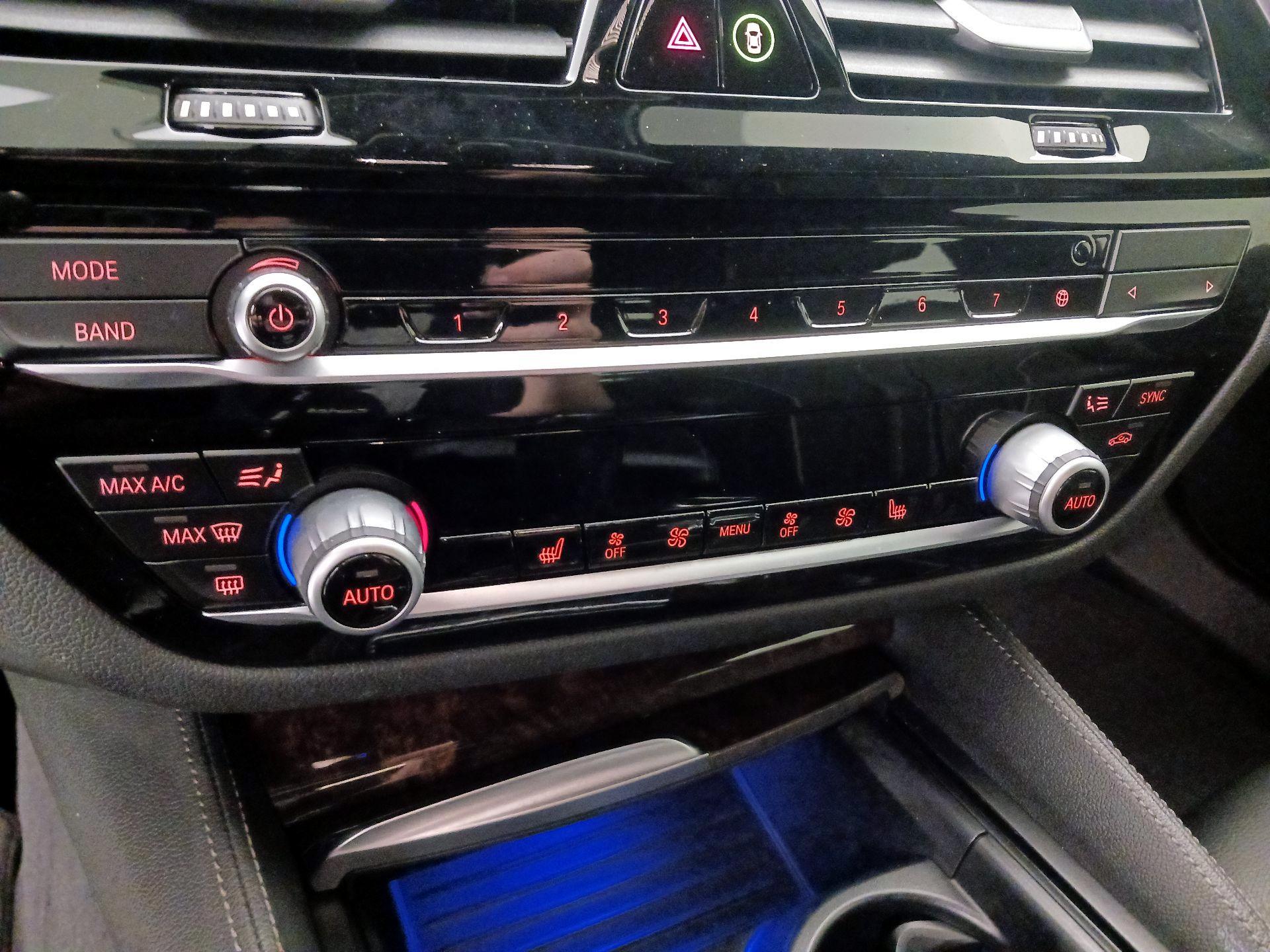 Thumbnail: 2020 BMW 5 Series - 17