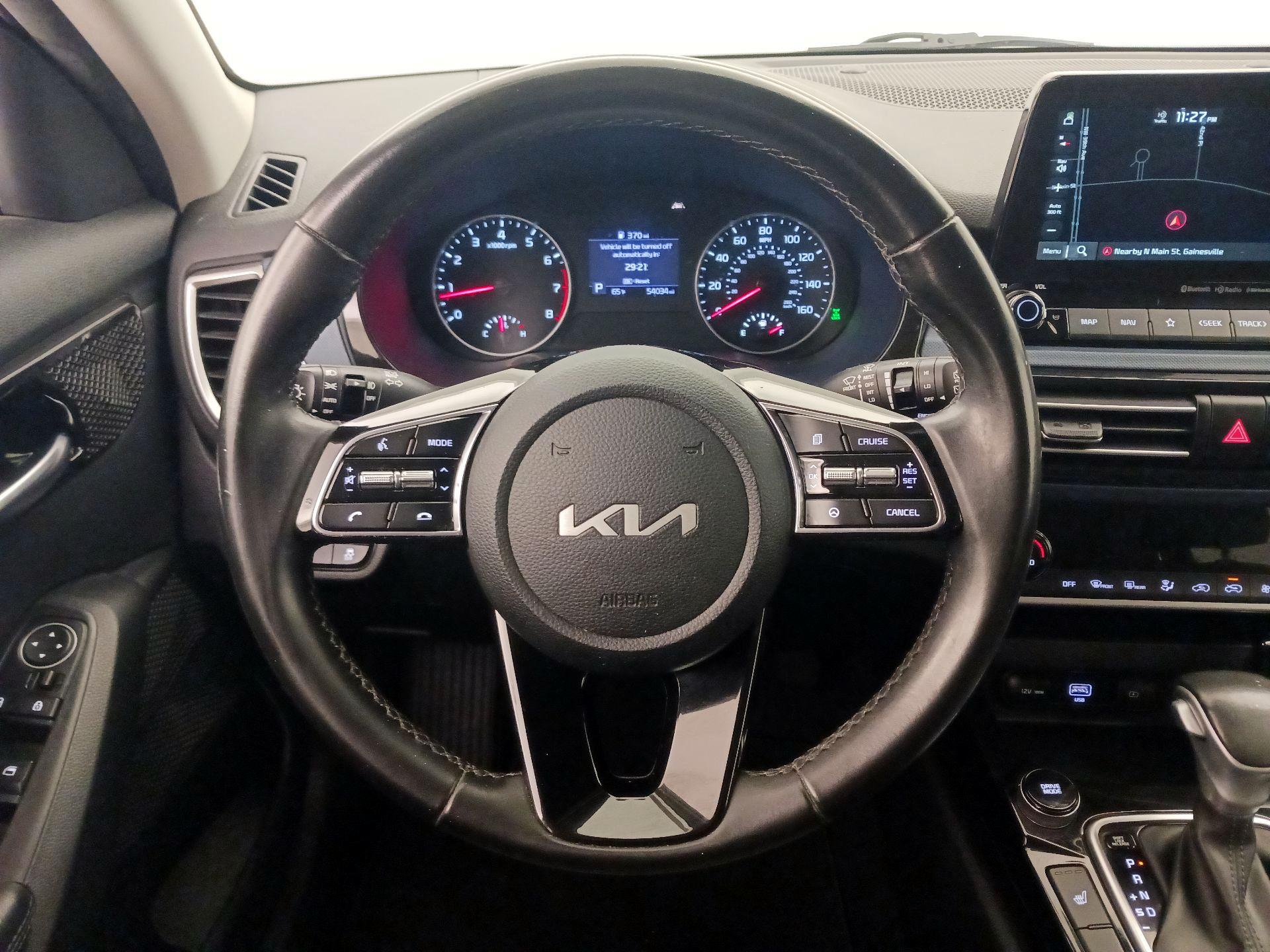 Thumbnail: 2023 Kia Seltos - 10