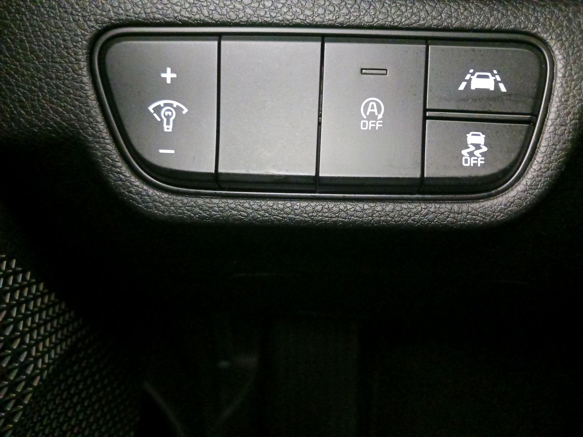 Thumbnail: 2023 Kia Seltos - 13