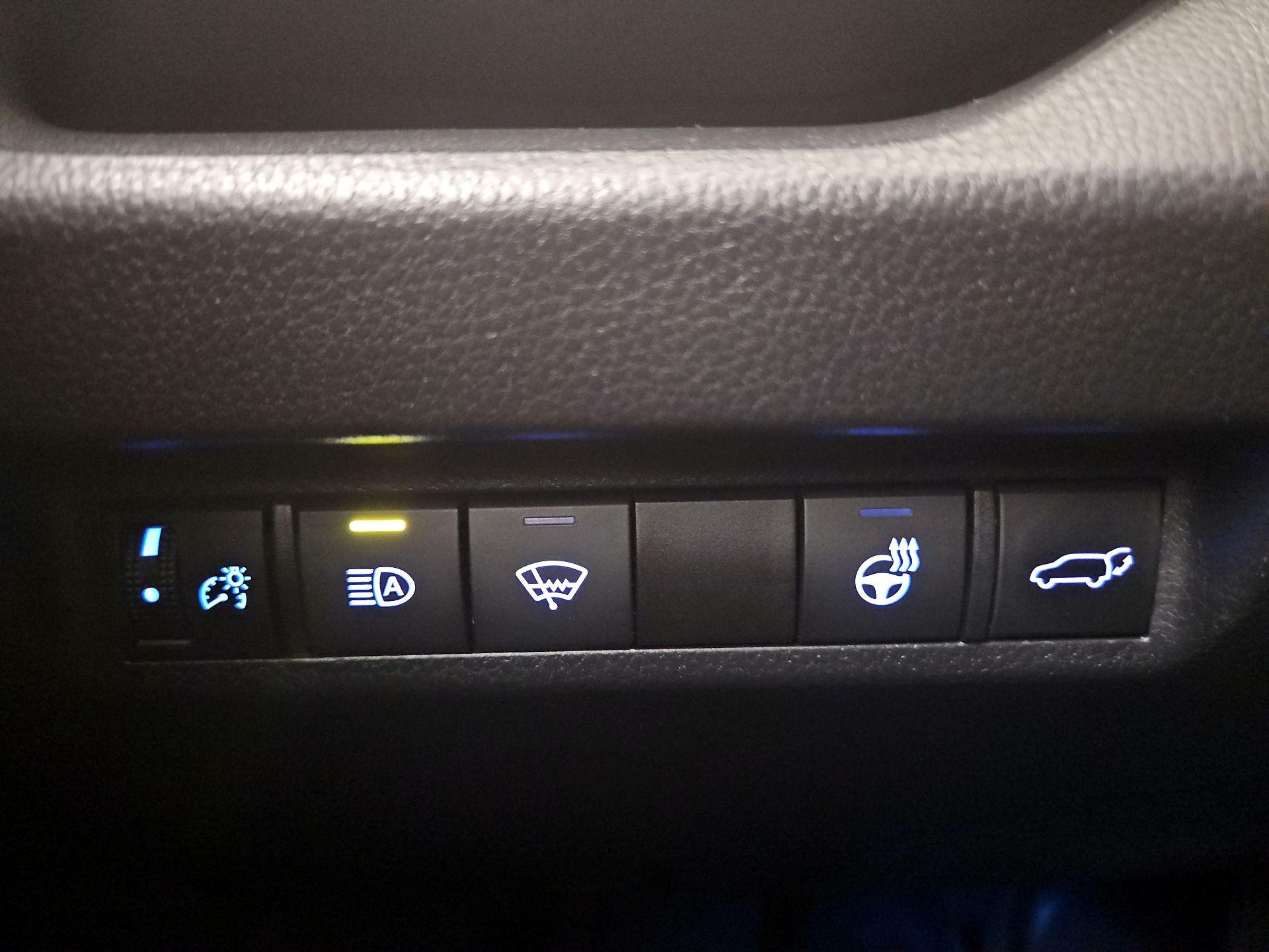 Thumbnail: 2021 Toyota RAV4 - 13