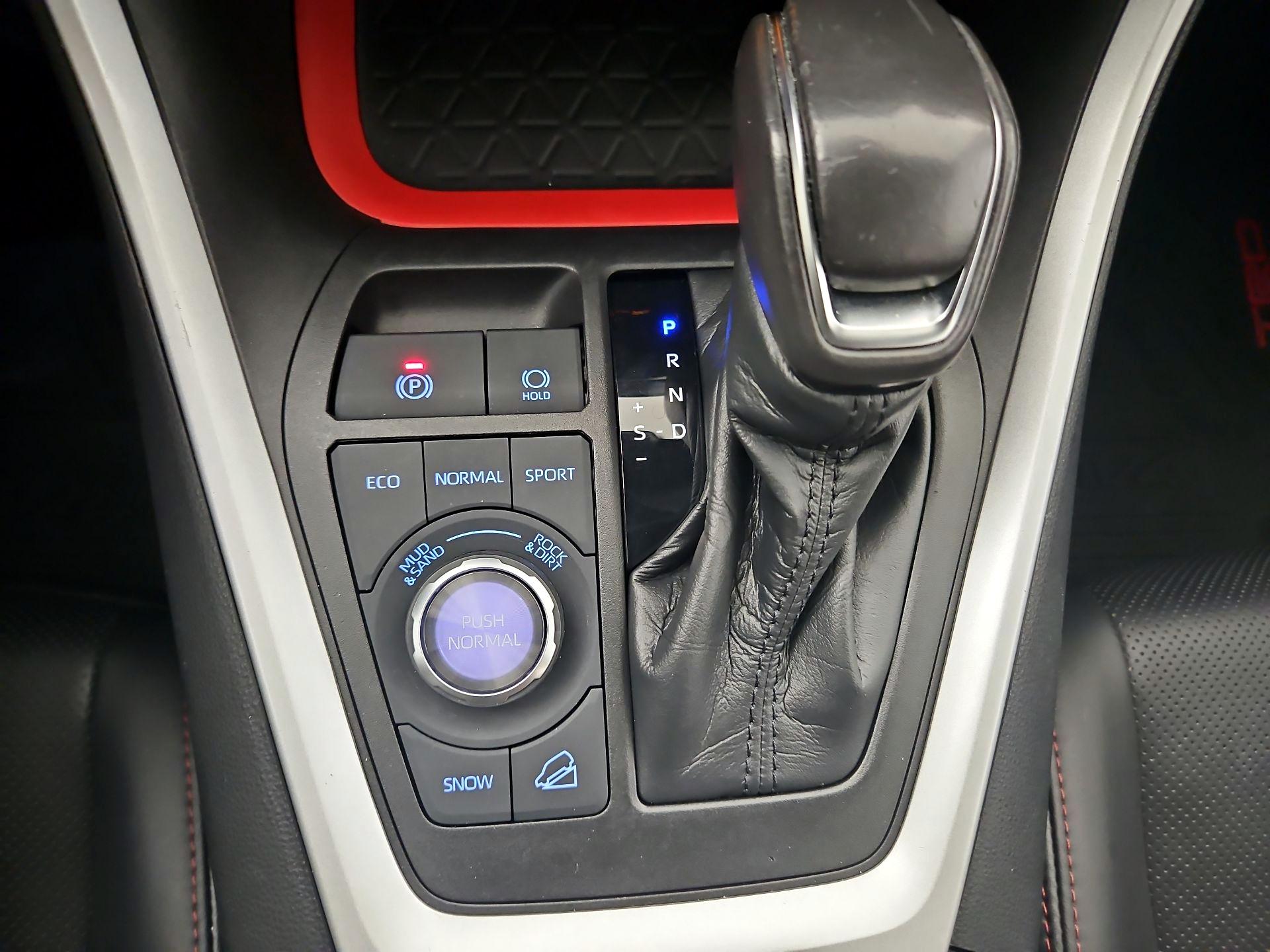 Thumbnail: 2021 Toyota RAV4 - 17