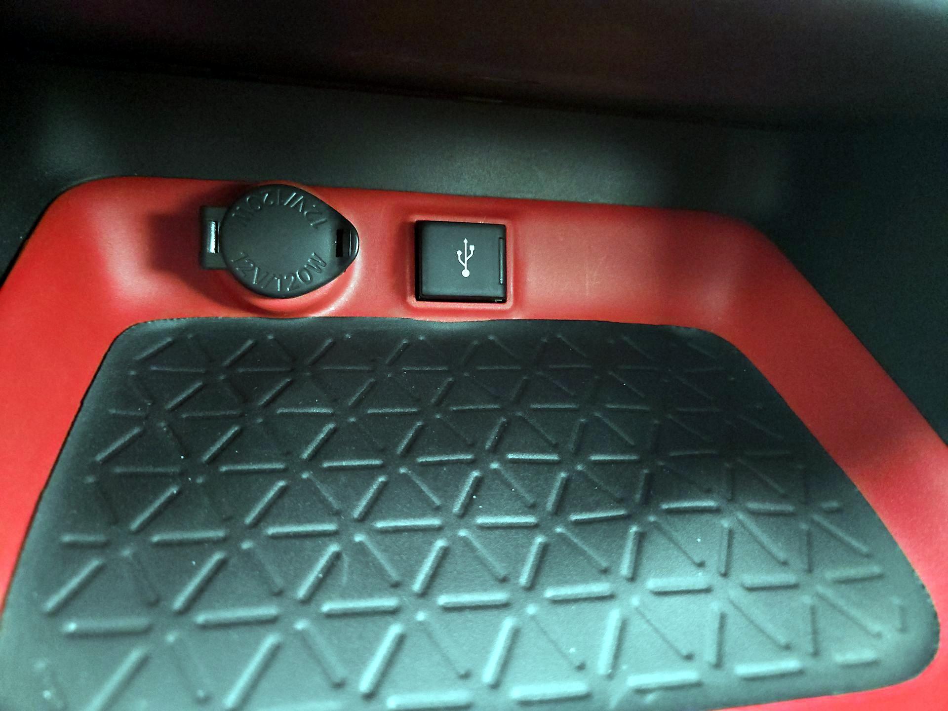 Thumbnail: 2021 Toyota RAV4 - 18