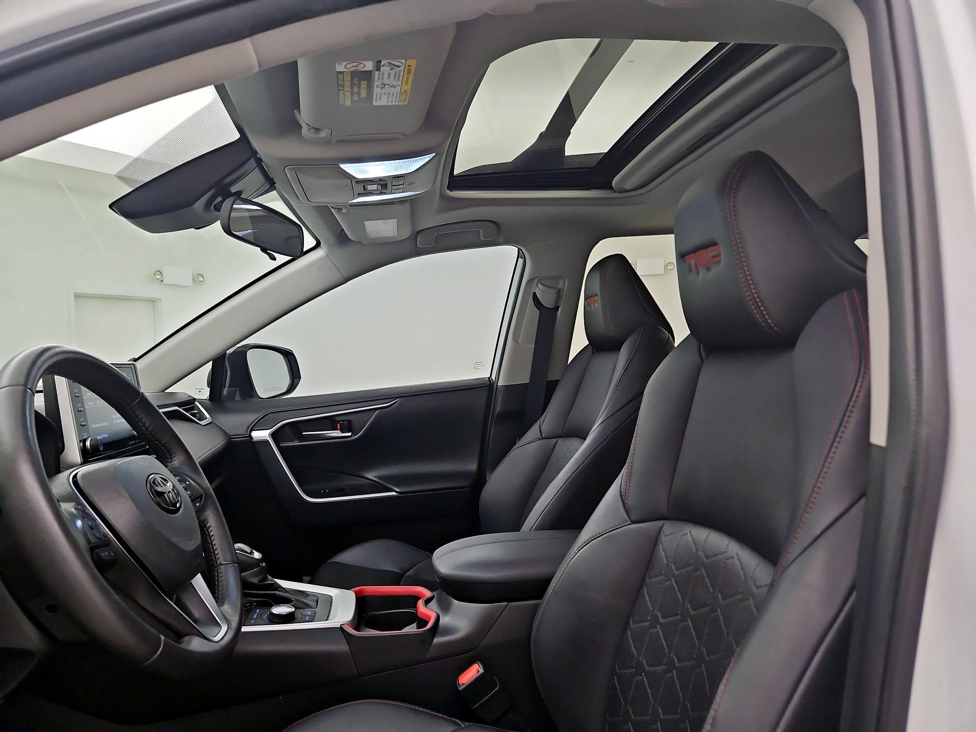 Thumbnail: 2021 Toyota RAV4 - 19