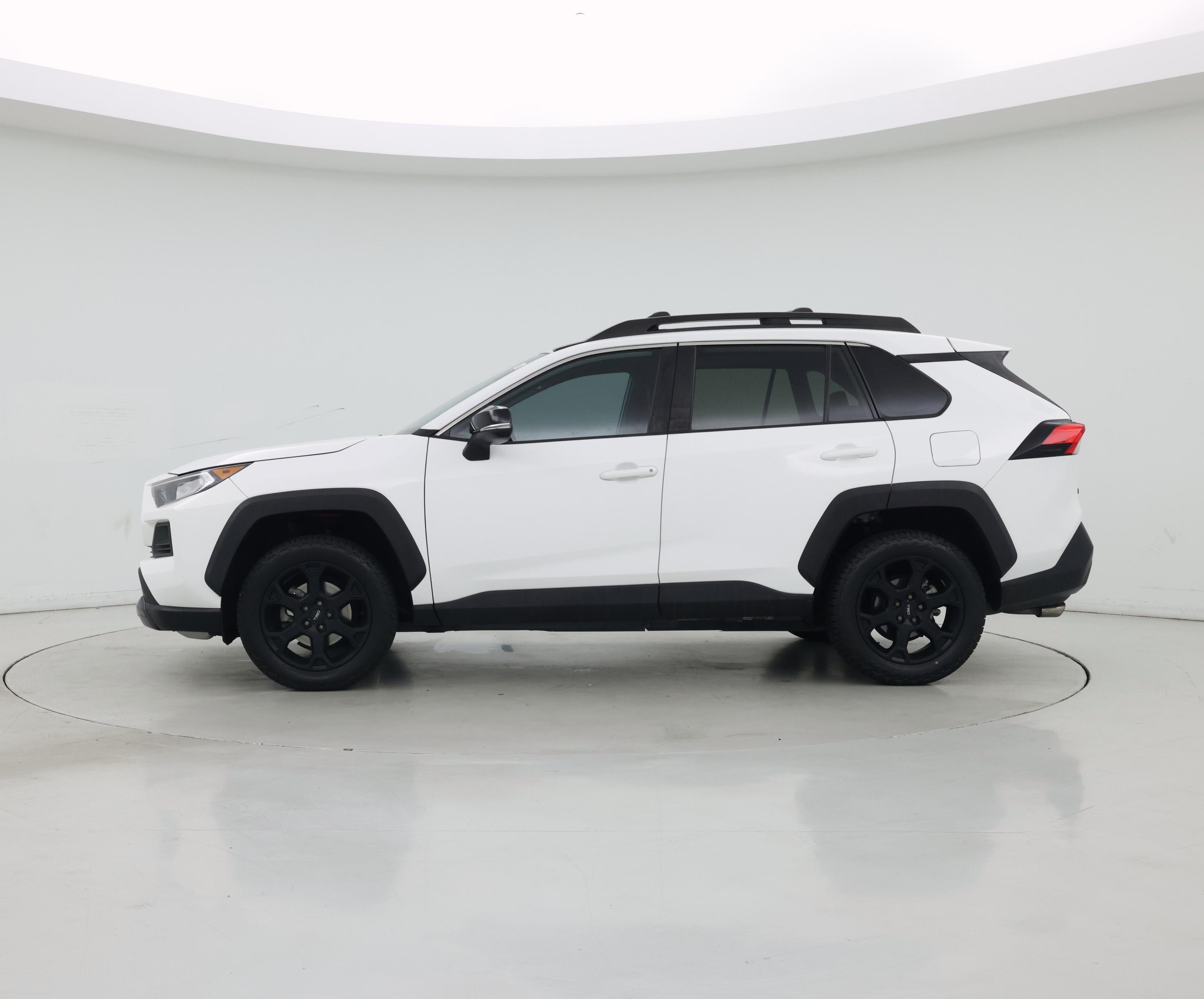 Thumbnail: 2021 Toyota RAV4 - 3
