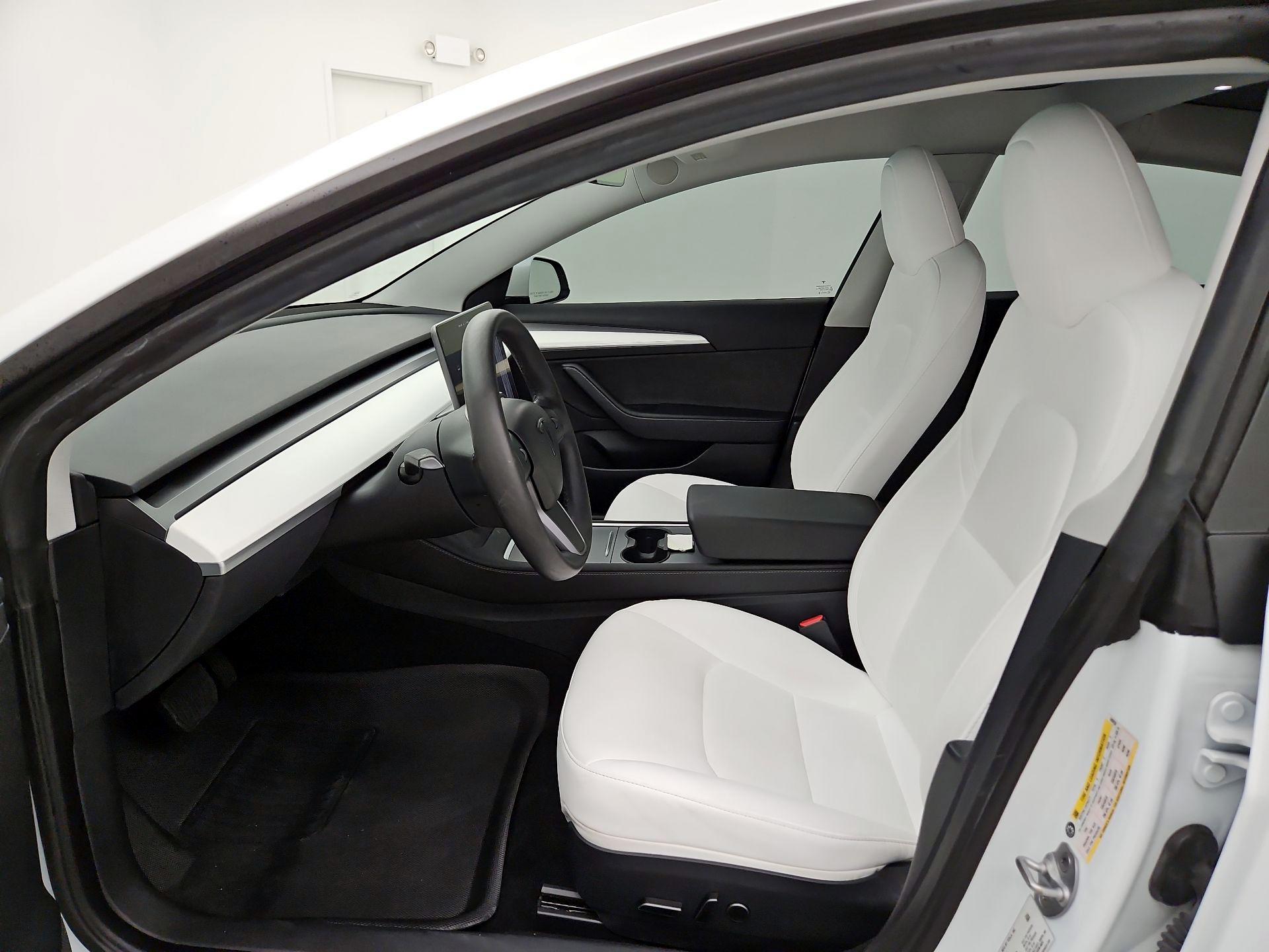 Thumbnail: 2023 Tesla Model 3 - 11