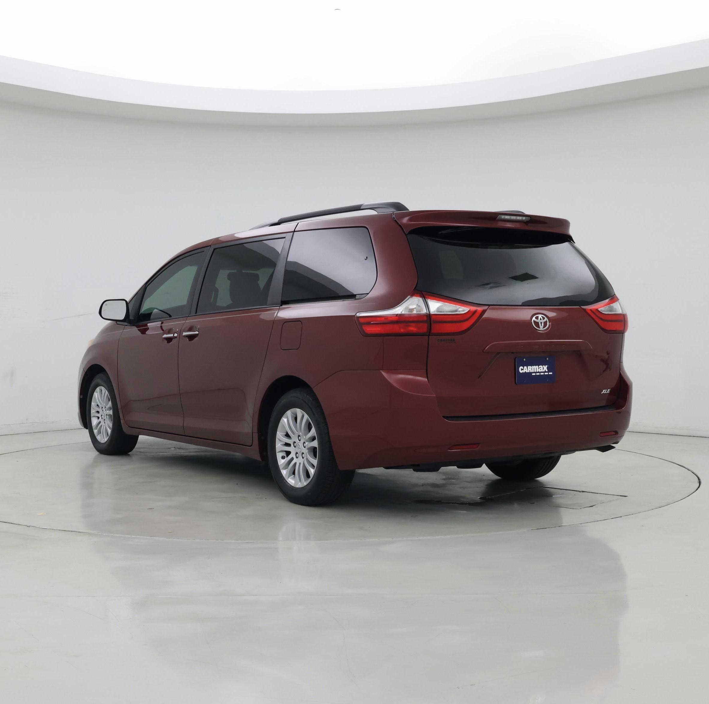 Thumbnail: 2017 Toyota Sienna - 2