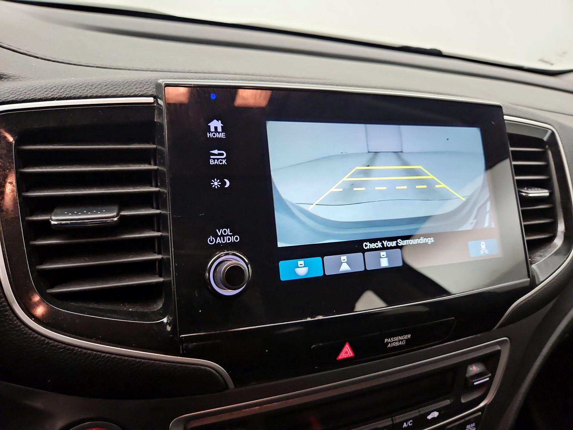 Thumbnail: 2020 Honda Pilot - 14