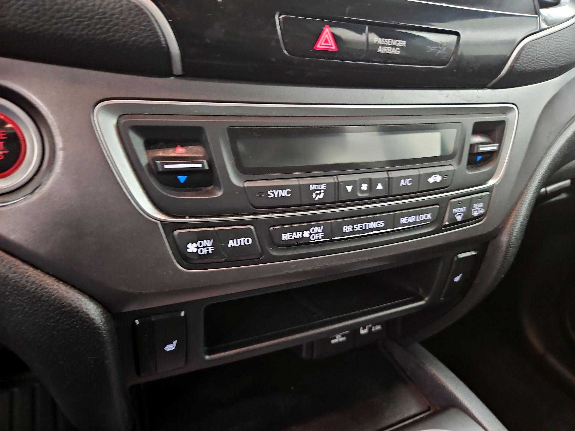 Thumbnail: 2020 Honda Pilot - 16