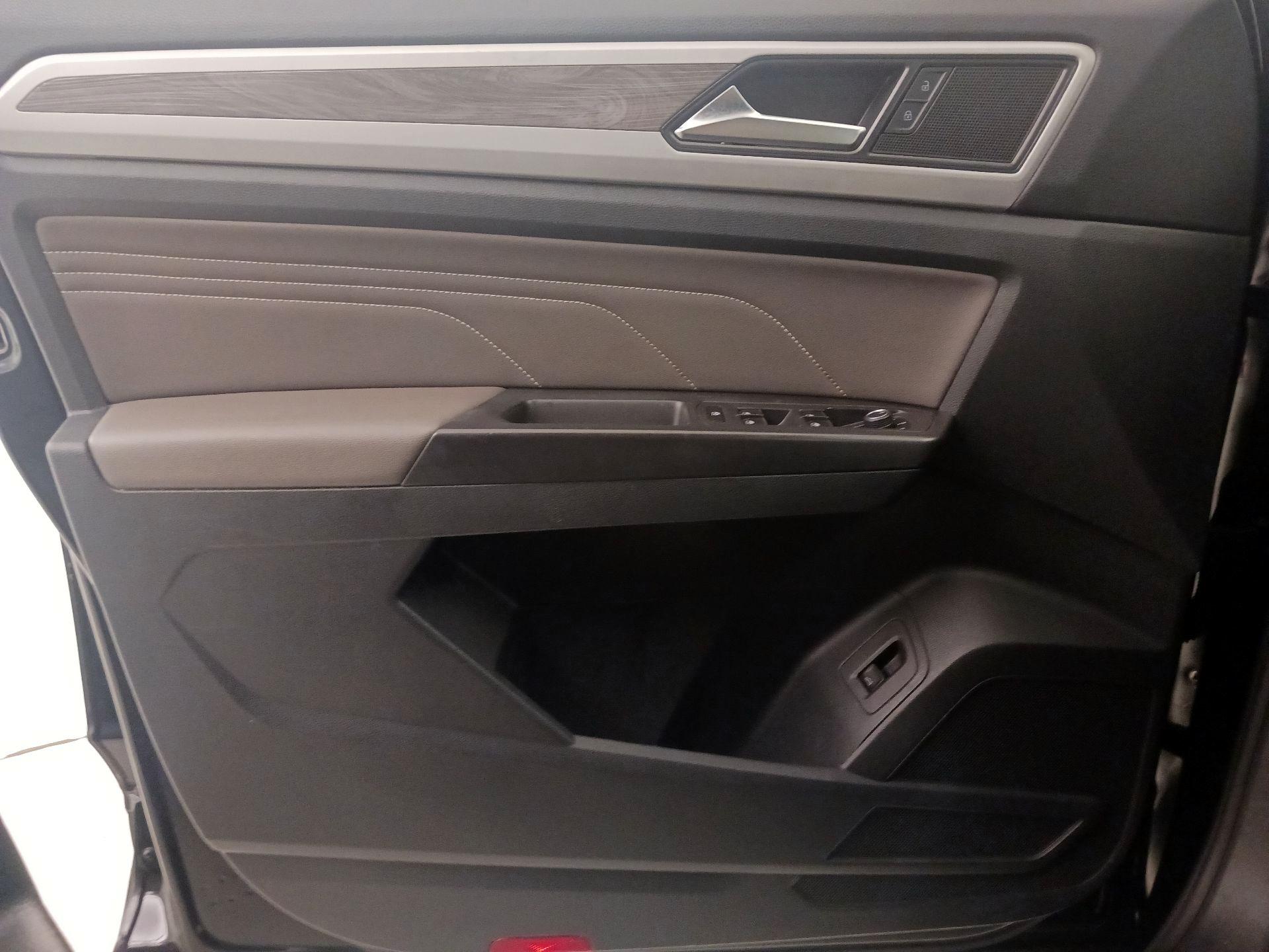 Thumbnail: 2023 Volkswagen Atlas - 12