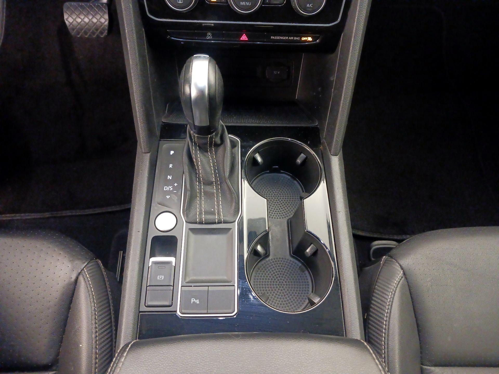 Thumbnail: 2023 Volkswagen Atlas - 17