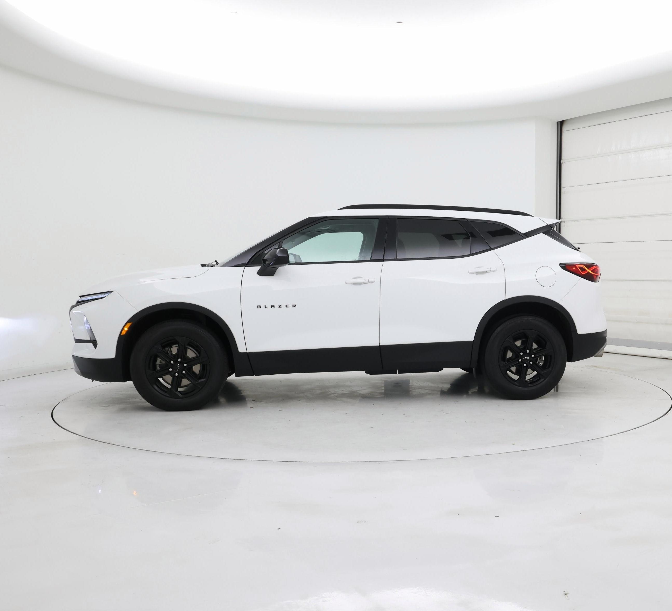 Thumbnail: 2023 Chevrolet Blazer - 3