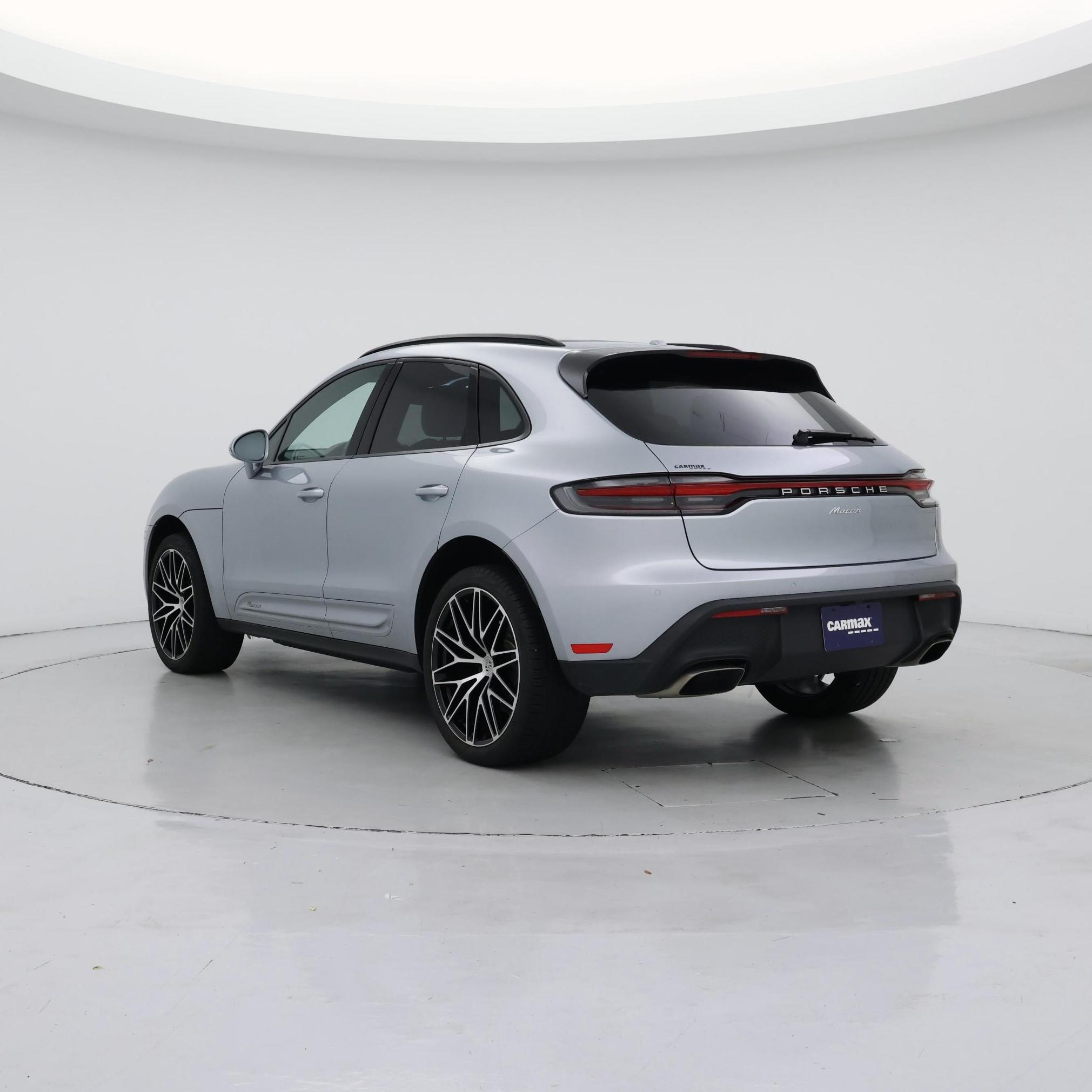 Thumbnail: 2022 Porsche Macan - 2