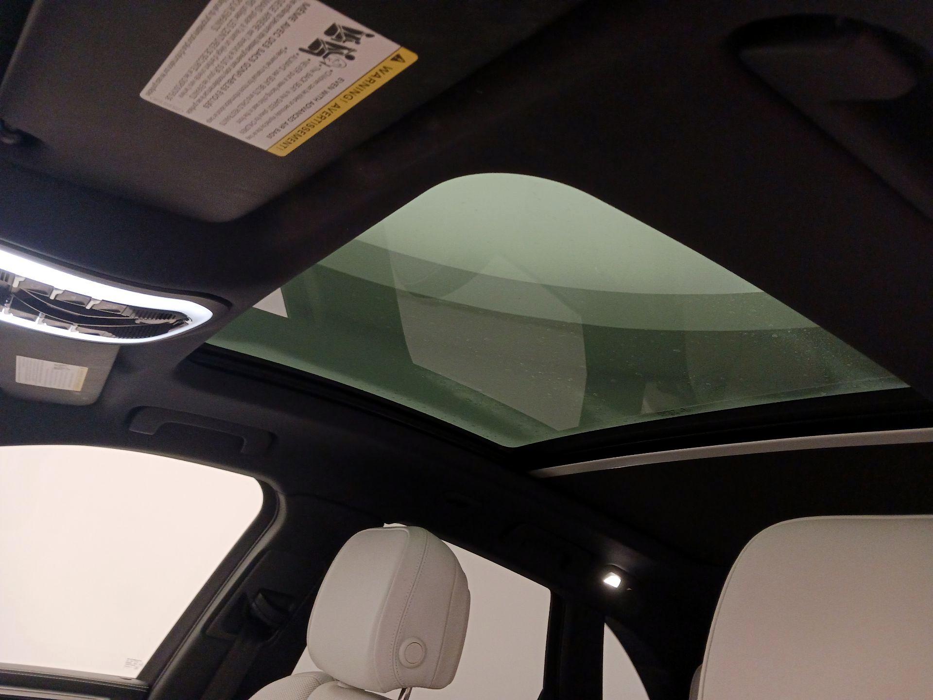 Thumbnail: 2022 Porsche Macan - 20