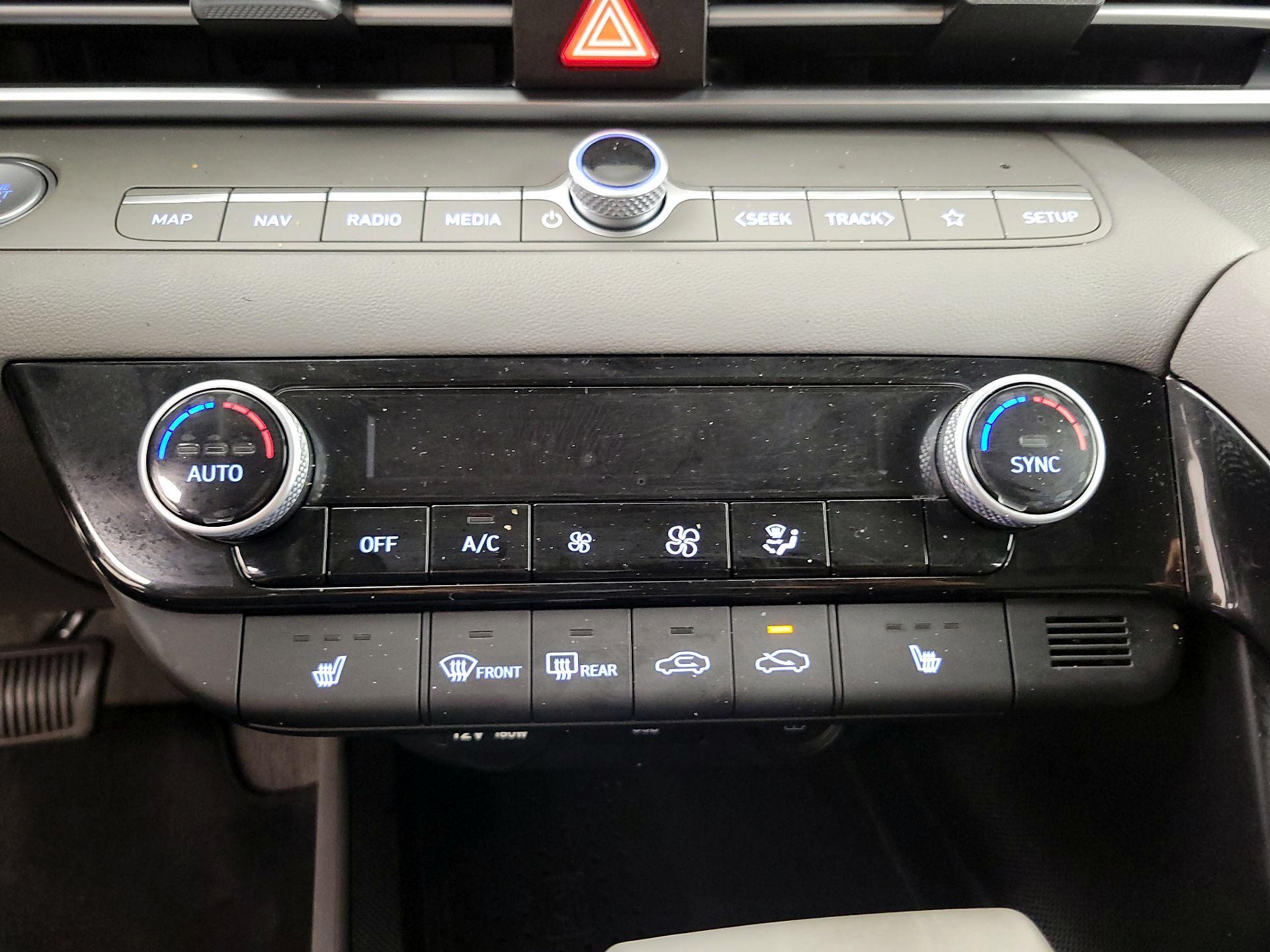 Thumbnail: 2023 Hyundai Elantra - 17