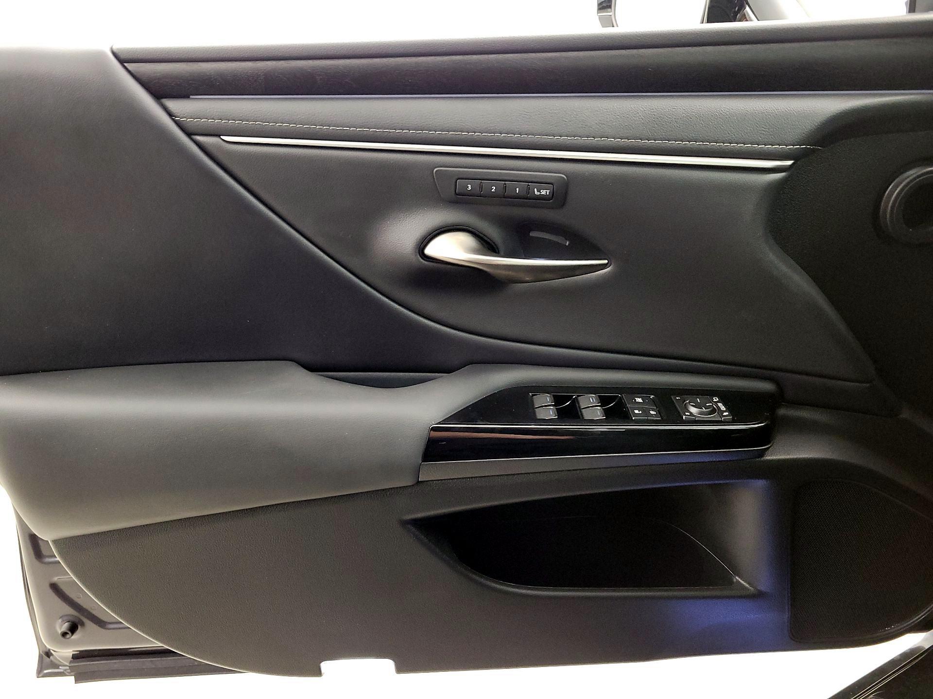 Thumbnail: 2024 Lexus ES - 12