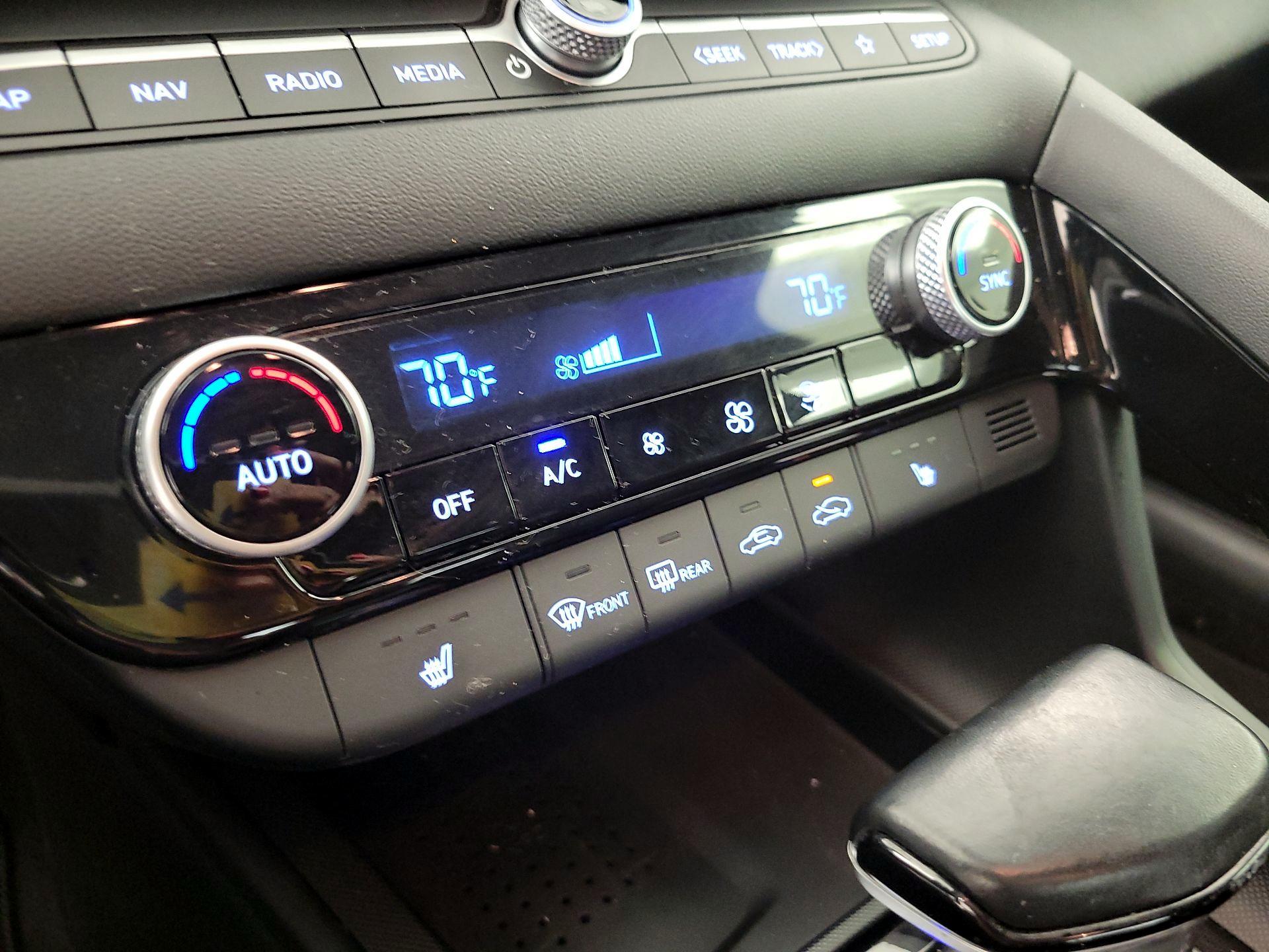 Thumbnail: 2023 Hyundai Elantra - 17