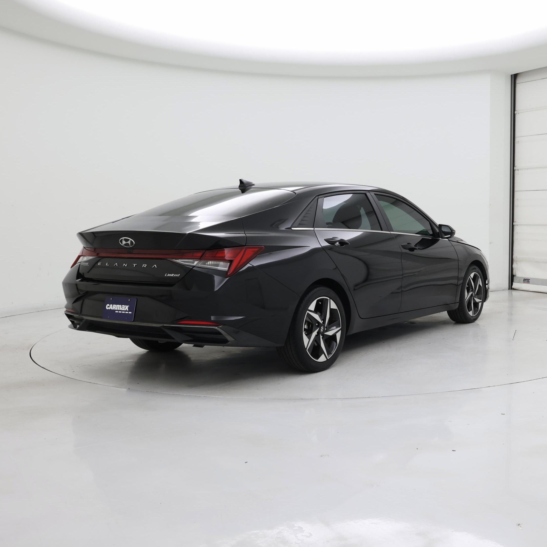 Thumbnail: 2023 Hyundai Elantra - 8