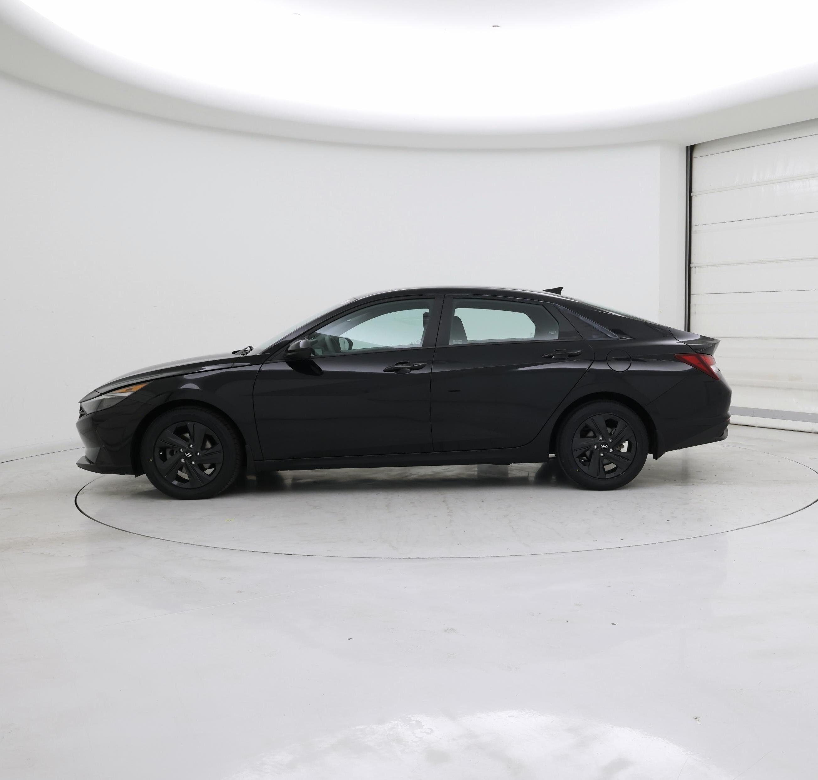 Thumbnail: 2023 Hyundai Elantra - 3