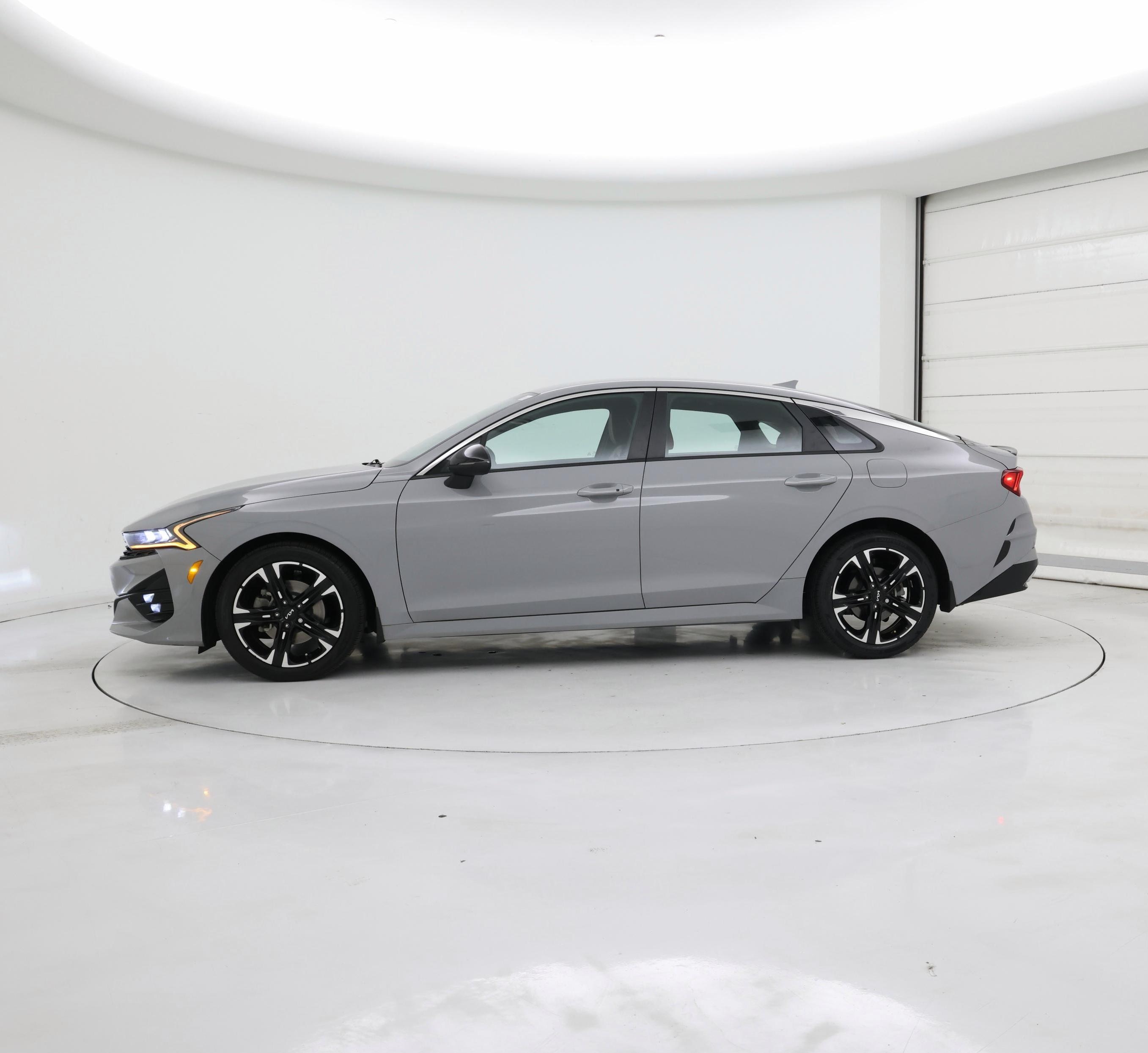 Thumbnail: 2023 Kia K5 - 3