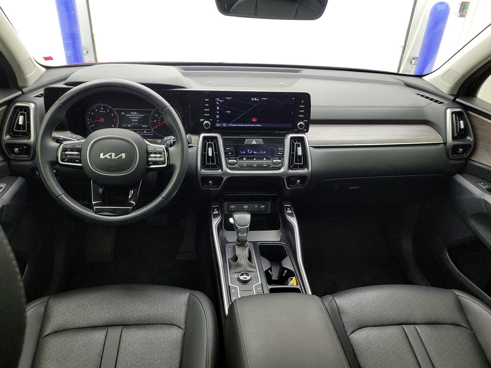 Thumbnail: 2023 Kia Sorento - 9