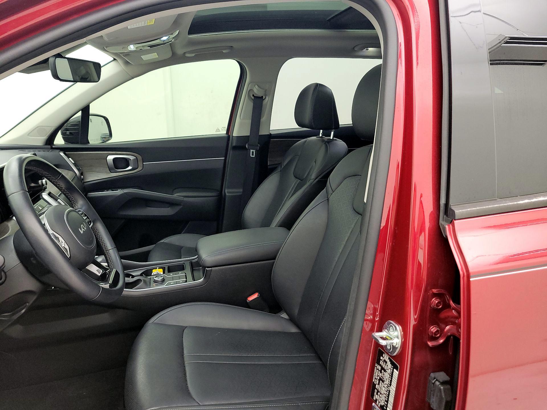 Thumbnail: 2023 Kia Sorento - 11