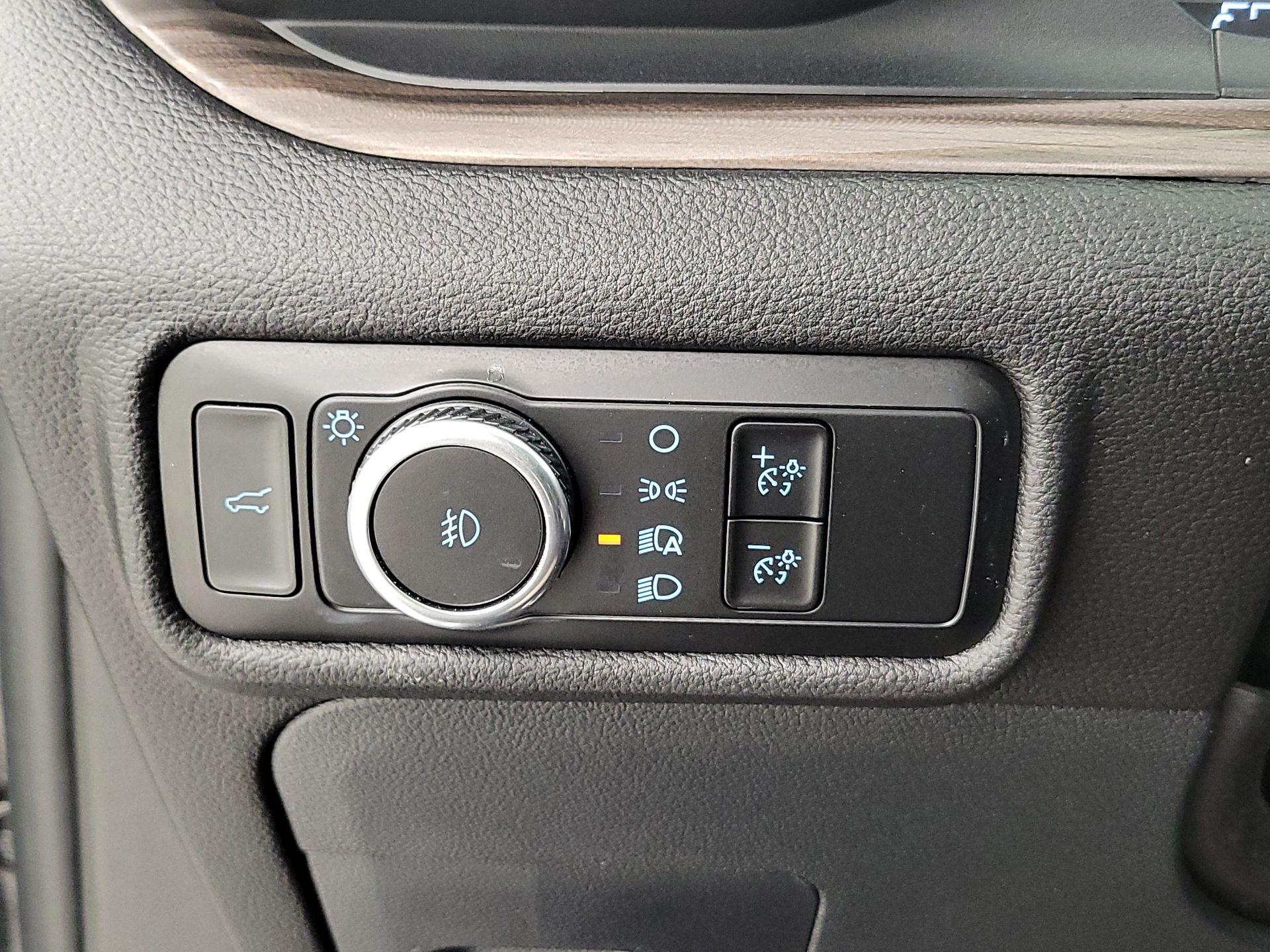 Thumbnail: 2023 Ford Explorer - 13