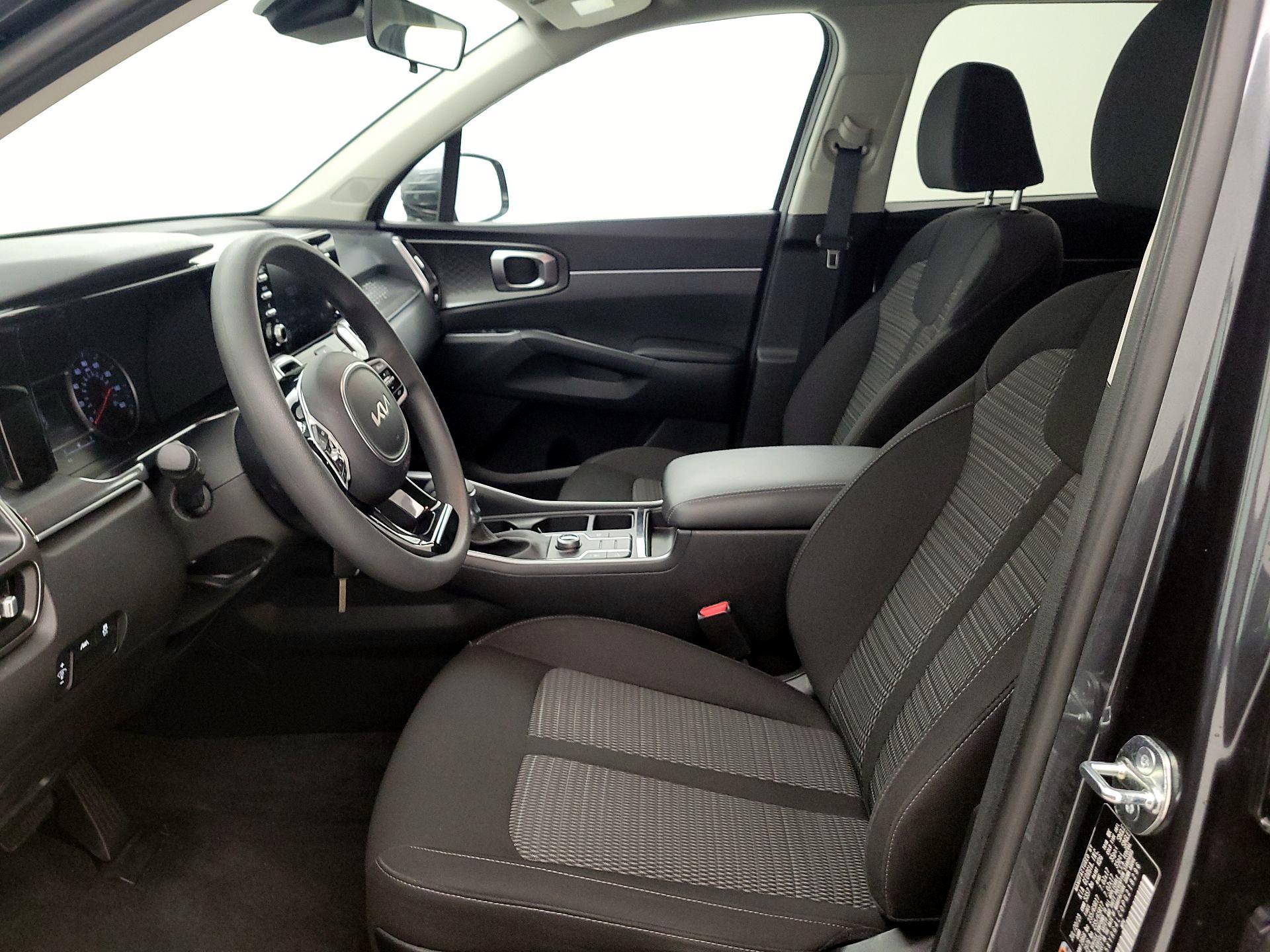 Thumbnail: 2023 Kia Sorento - 11