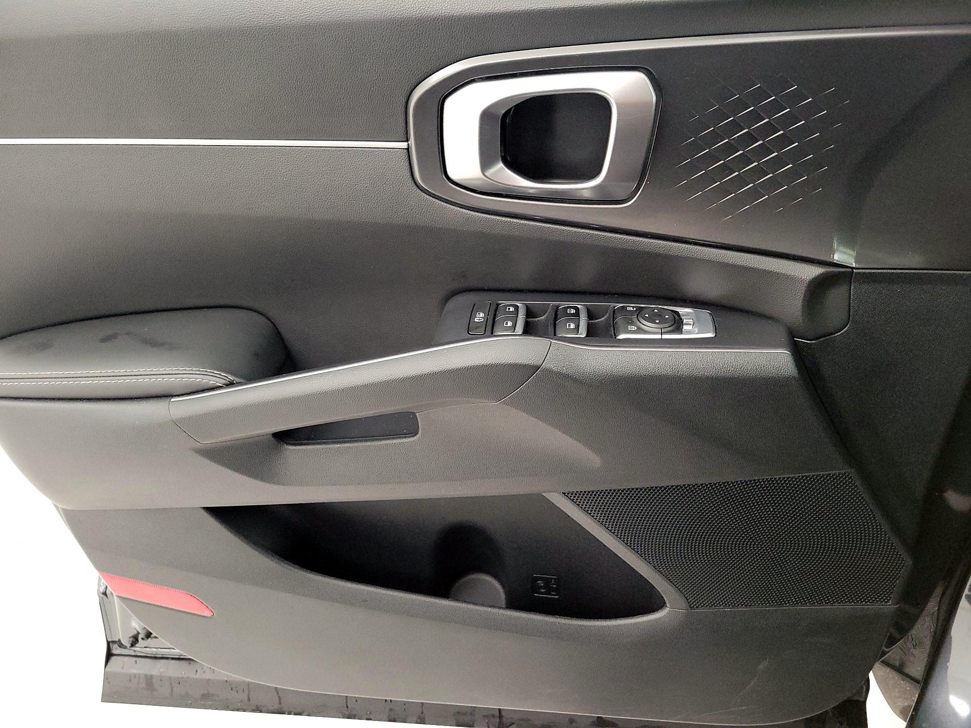 Thumbnail: 2023 Kia Sorento - 12