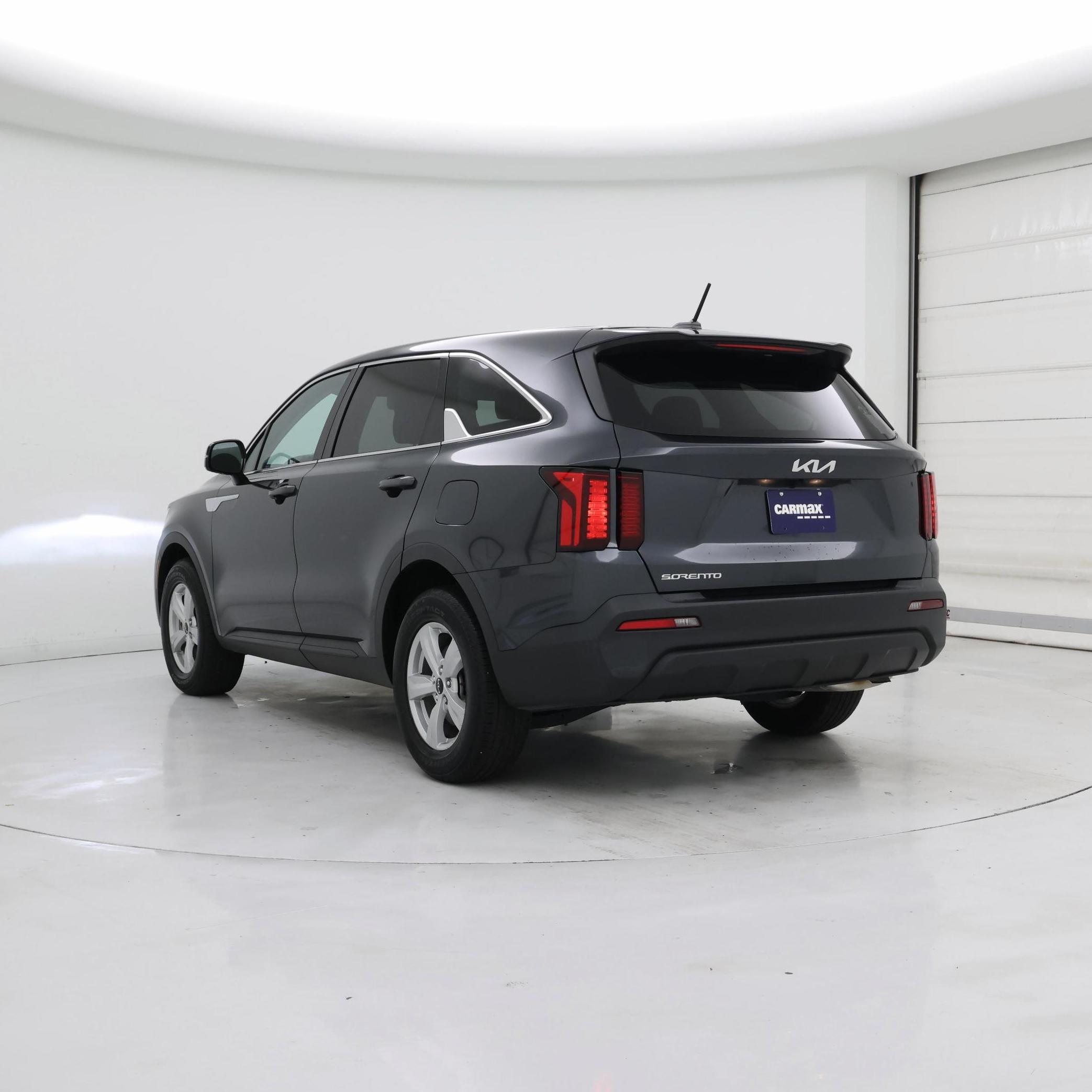 Thumbnail: 2023 Kia Sorento - 2