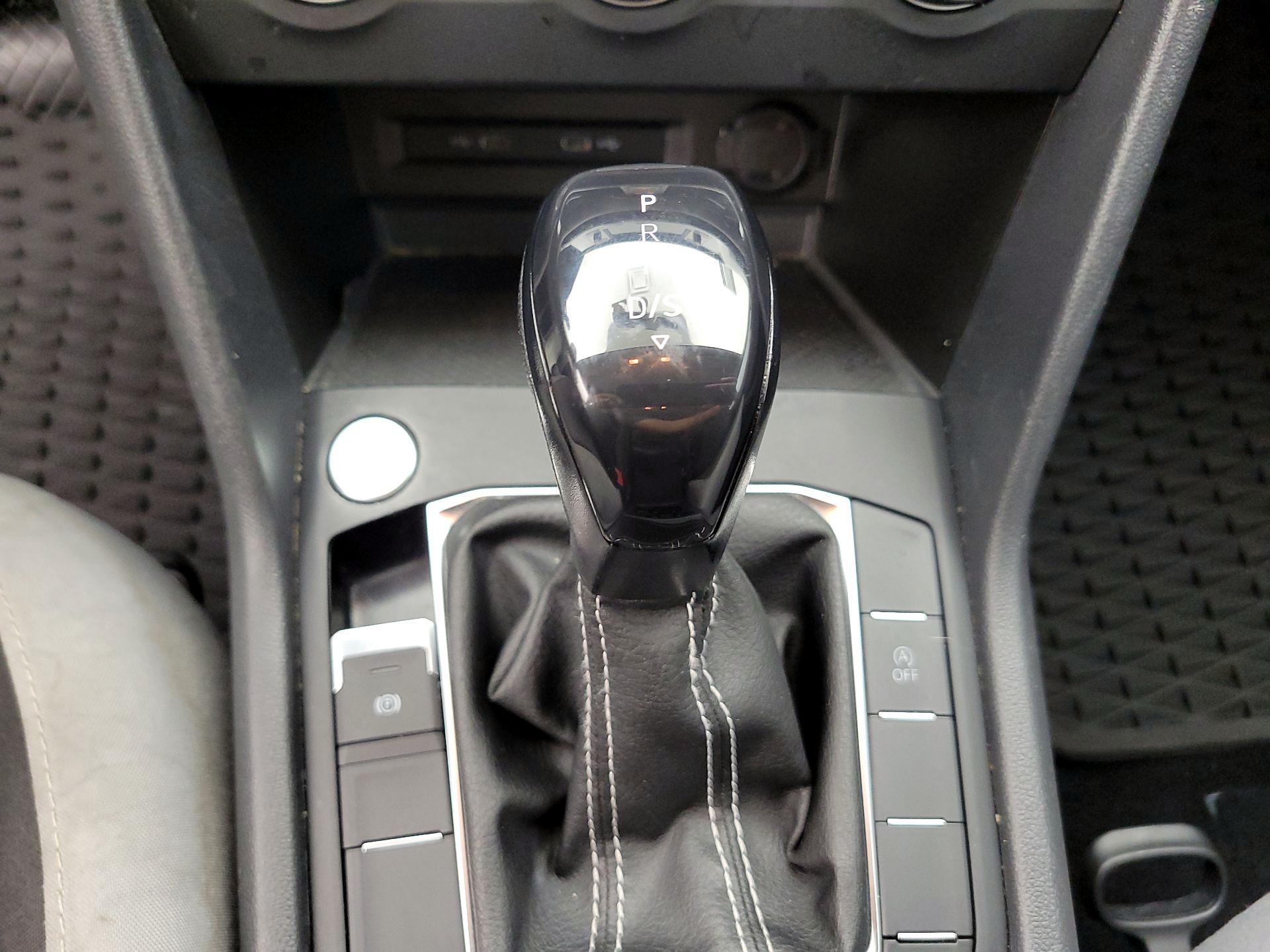 Thumbnail: 2022 Volkswagen Taos - 17