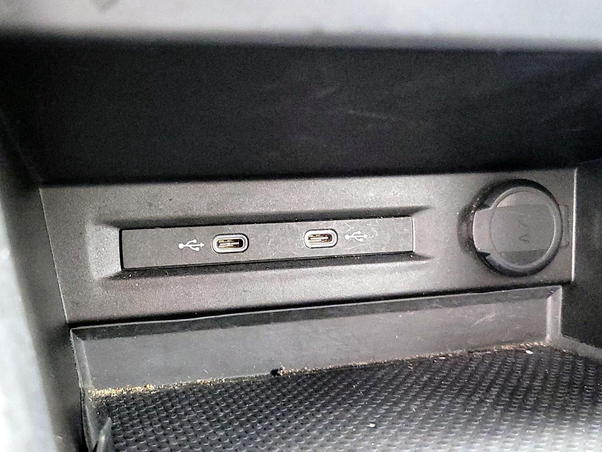 Thumbnail: 2022 Volkswagen Taos - 18