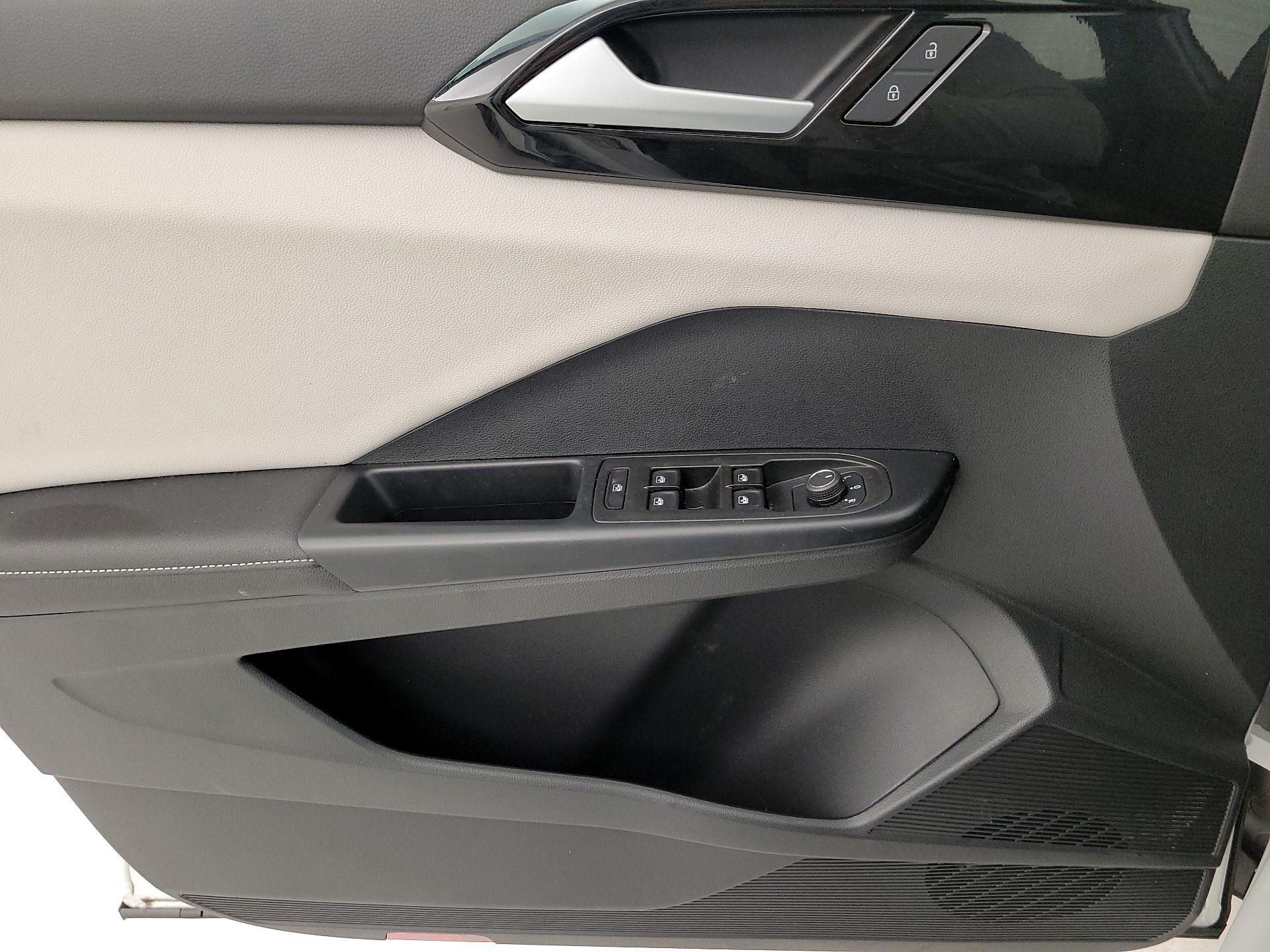 Thumbnail: 2025 Volkswagen Taos - 12