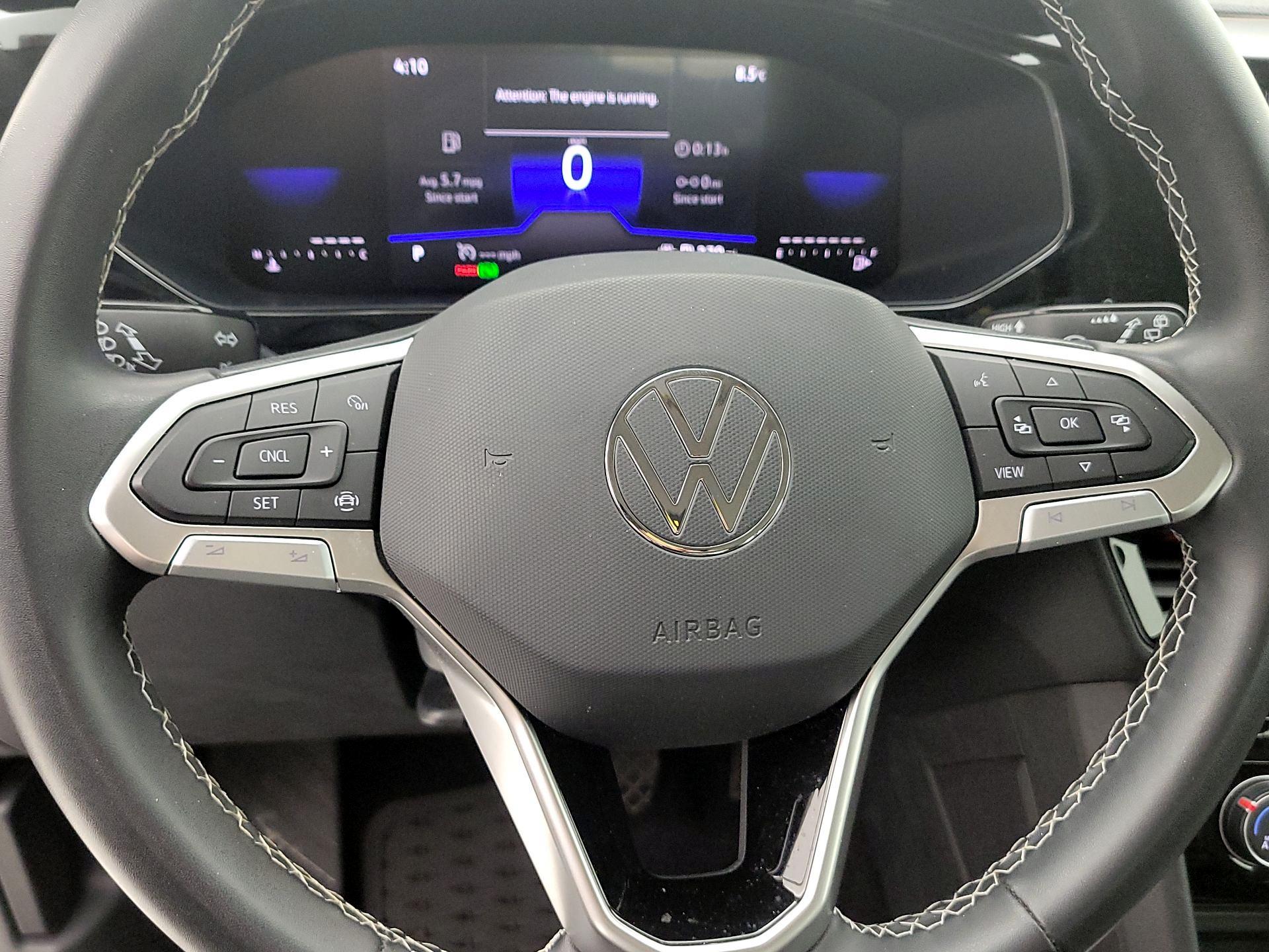 Thumbnail: 2023 Volkswagen Taos - 10