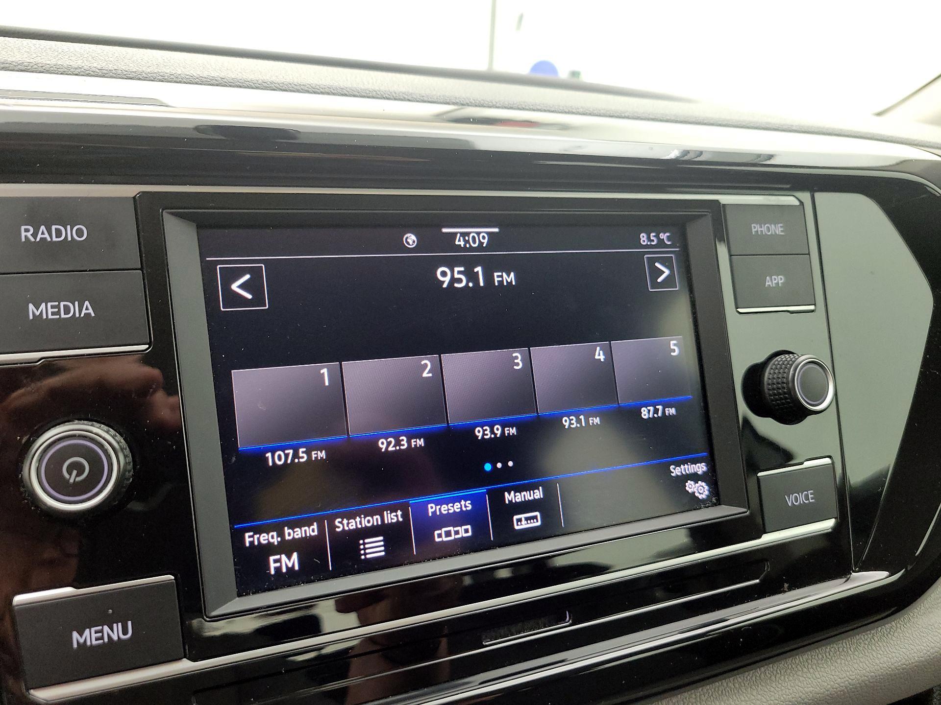 Thumbnail: 2023 Volkswagen Taos - 15