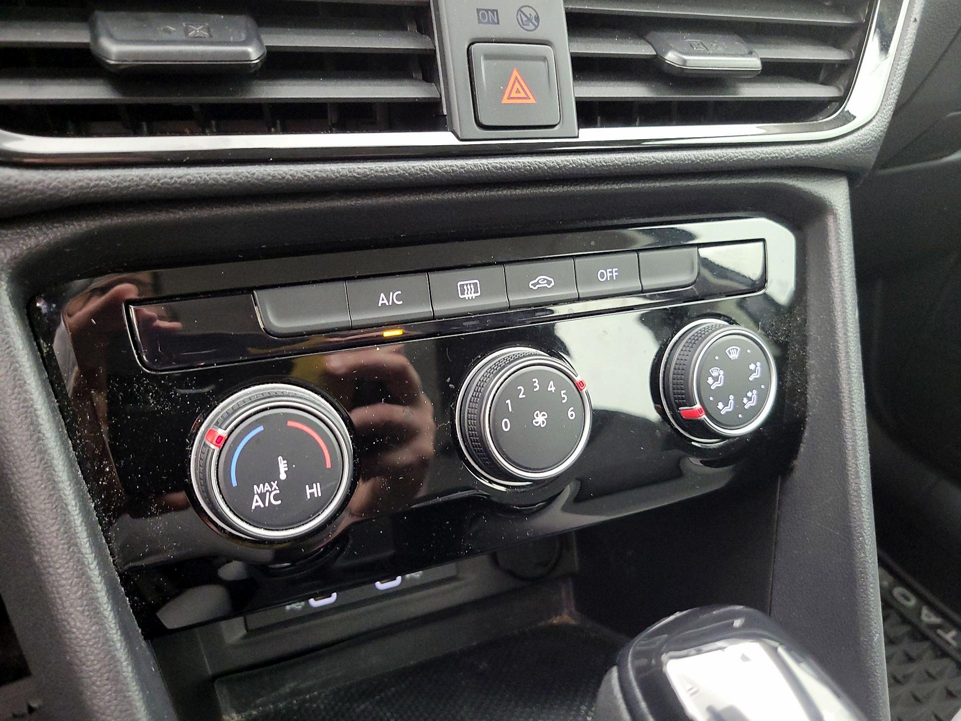 Thumbnail: 2023 Volkswagen Taos - 16