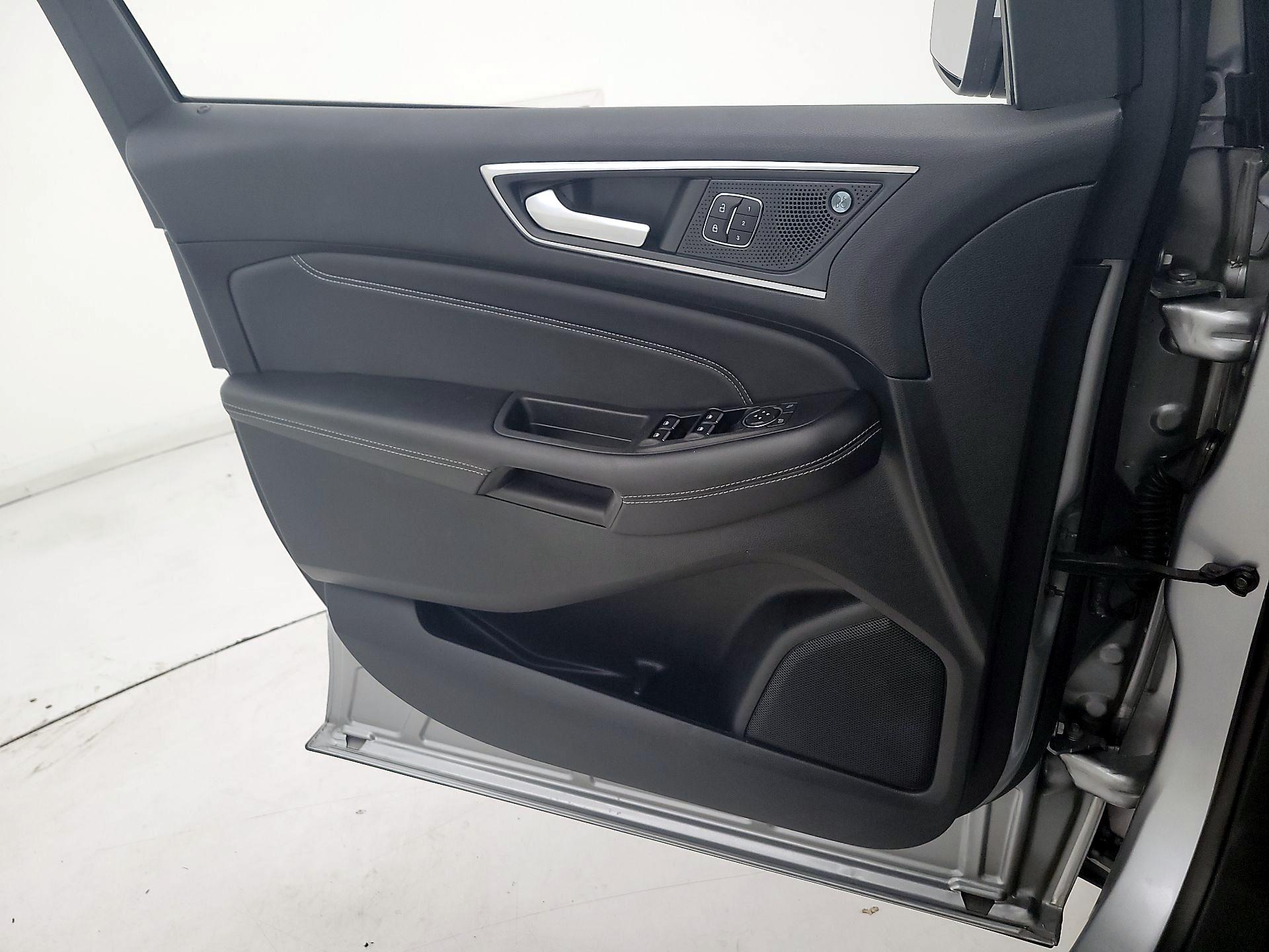 Thumbnail: 2022 Ford Edge - 12