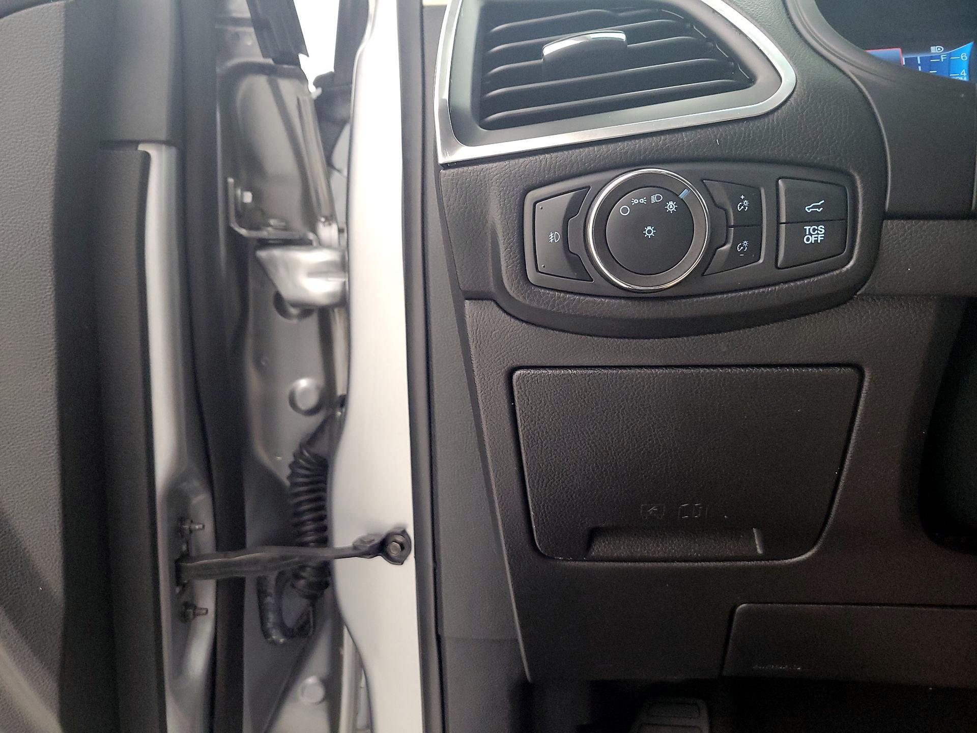 Thumbnail: 2022 Ford Edge - 13