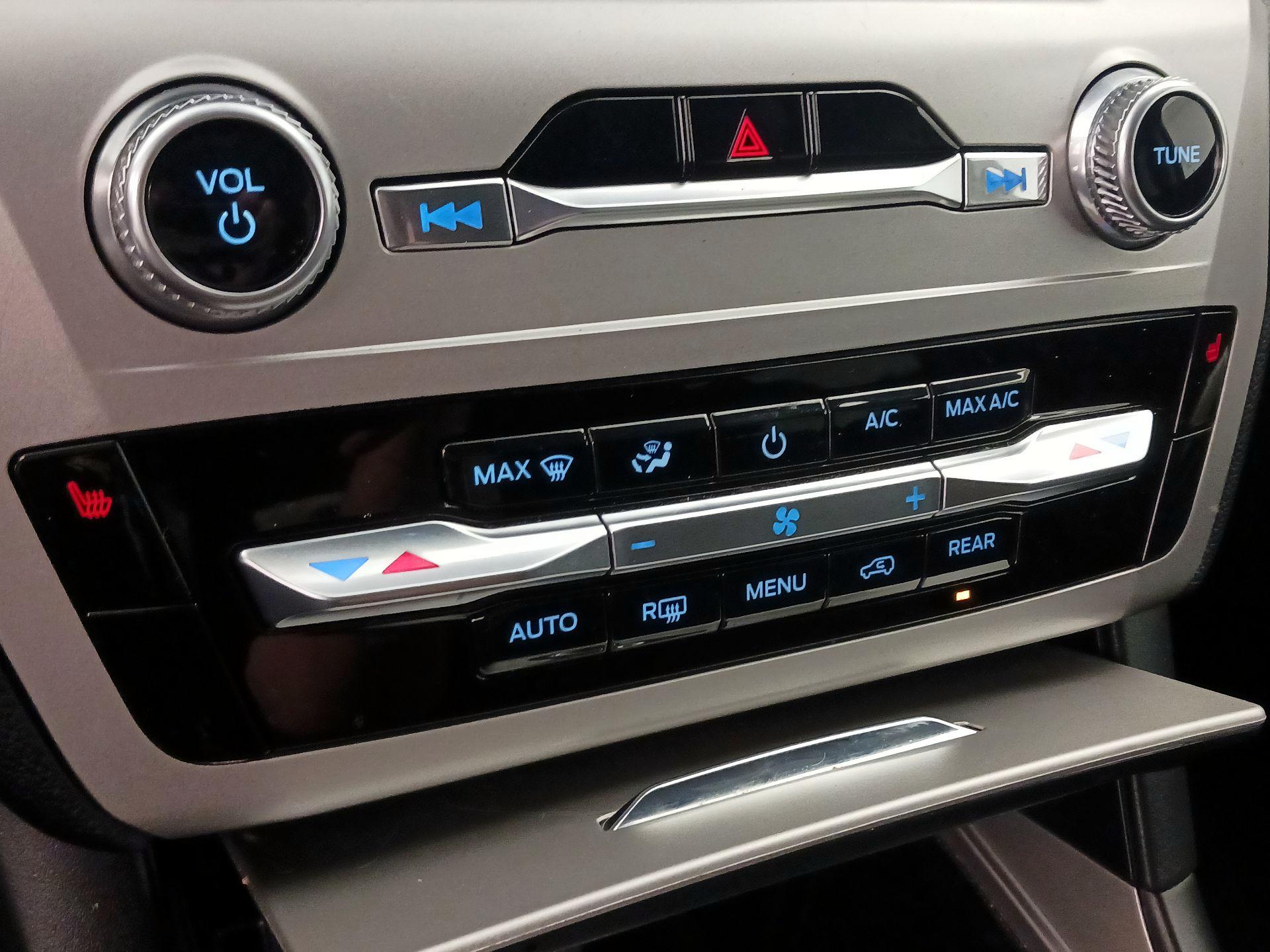 Thumbnail: 2022 Ford Explorer - 16