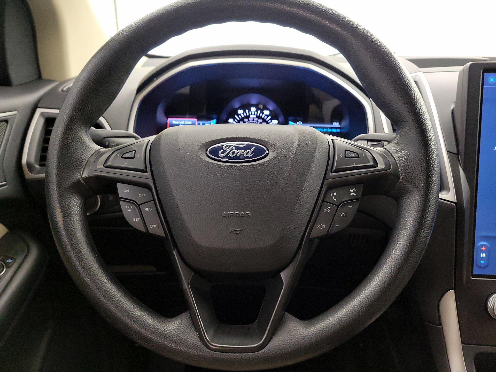 Thumbnail: 2021 Ford Edge - 10