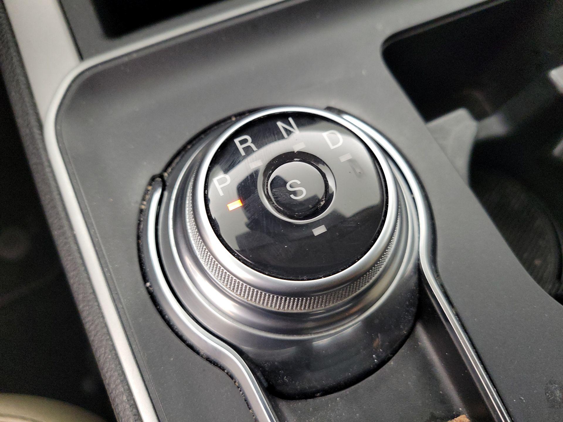 Thumbnail: 2021 Ford Edge - 17