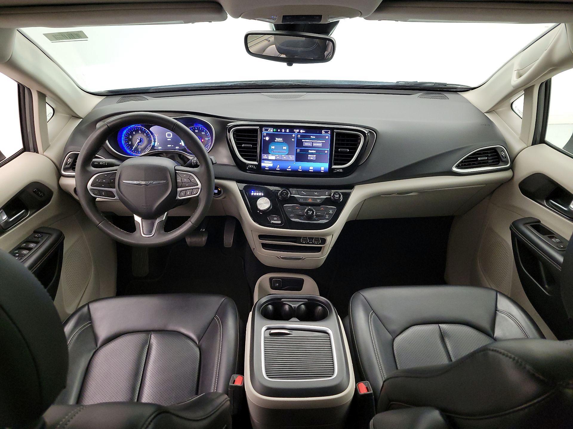 Thumbnail: 2023 Chrysler Pacifica - 9