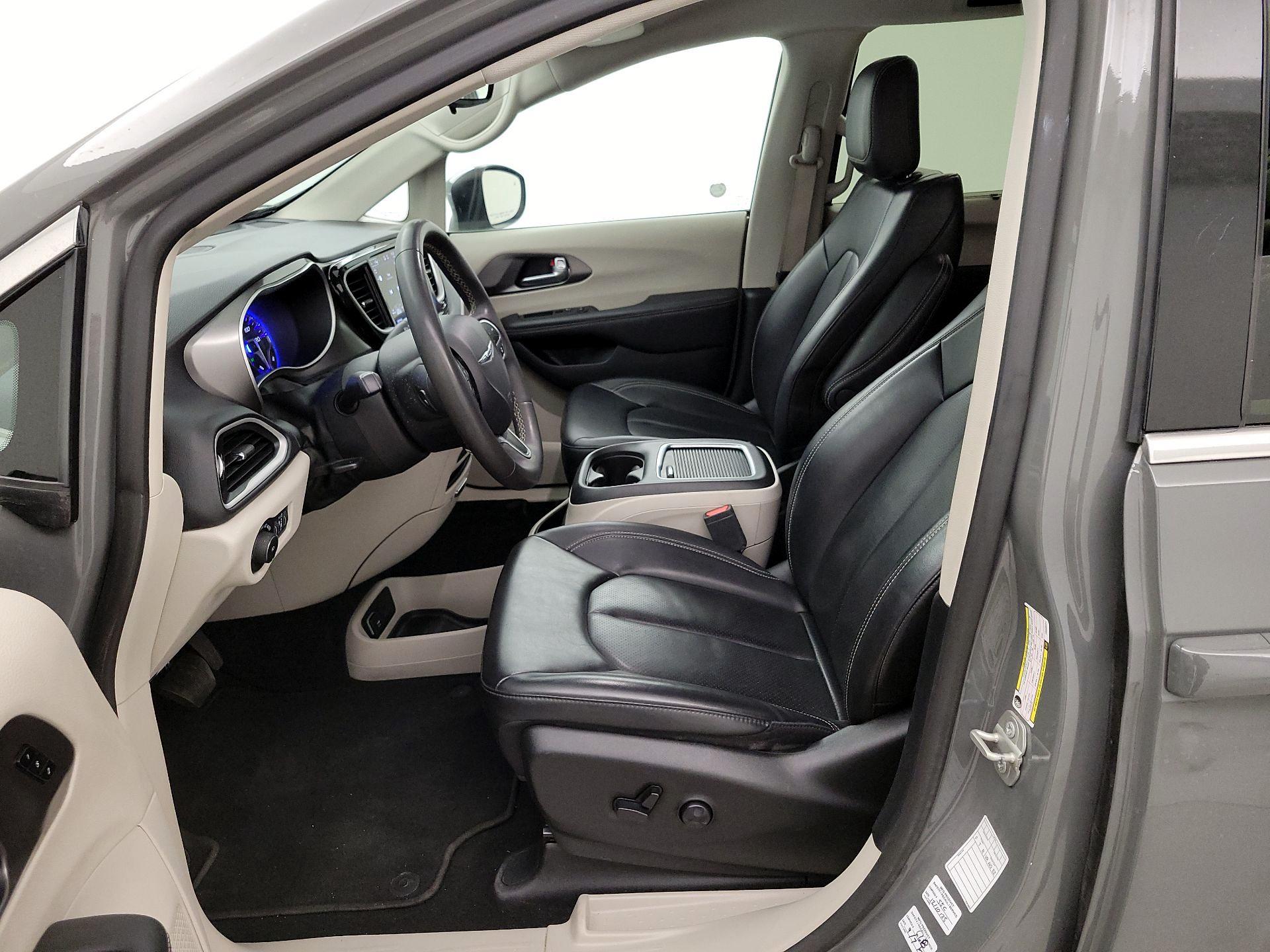 Thumbnail: 2023 Chrysler Pacifica - 11