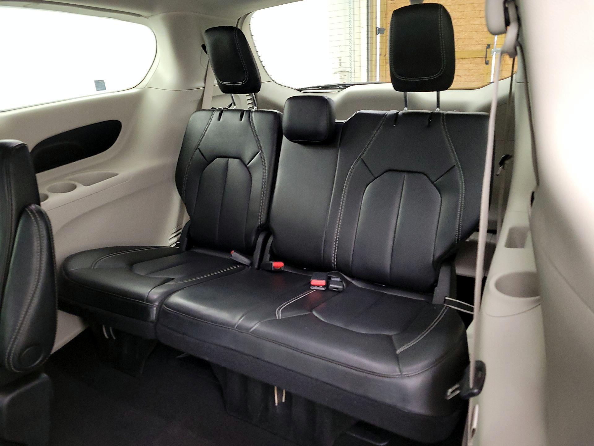 Thumbnail: 2023 Chrysler Pacifica - 20