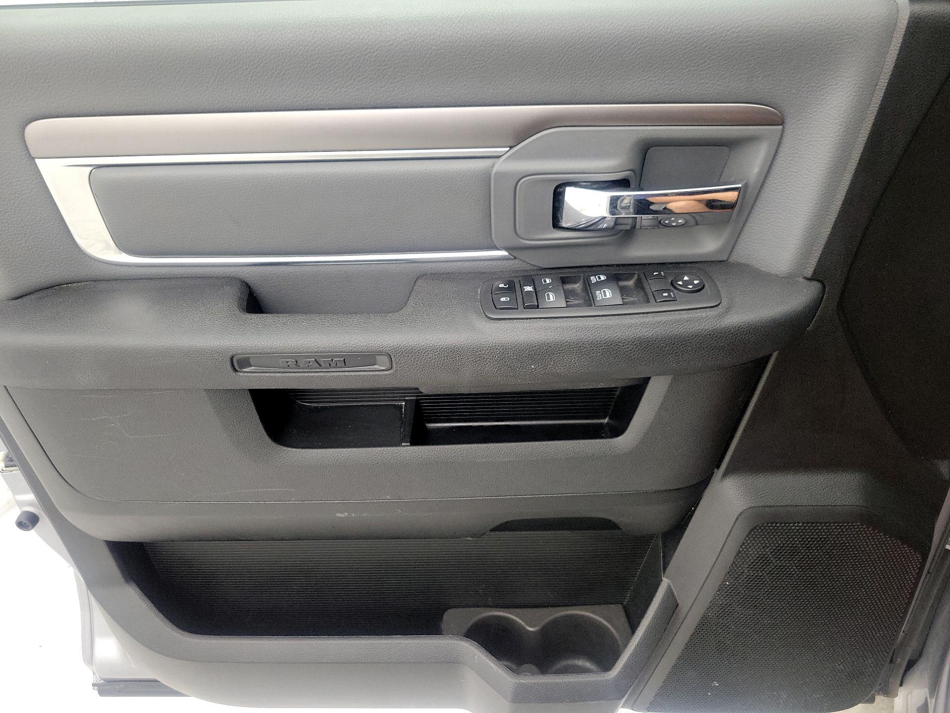 Thumbnail: 2023 RAM 1500 Classic - 12