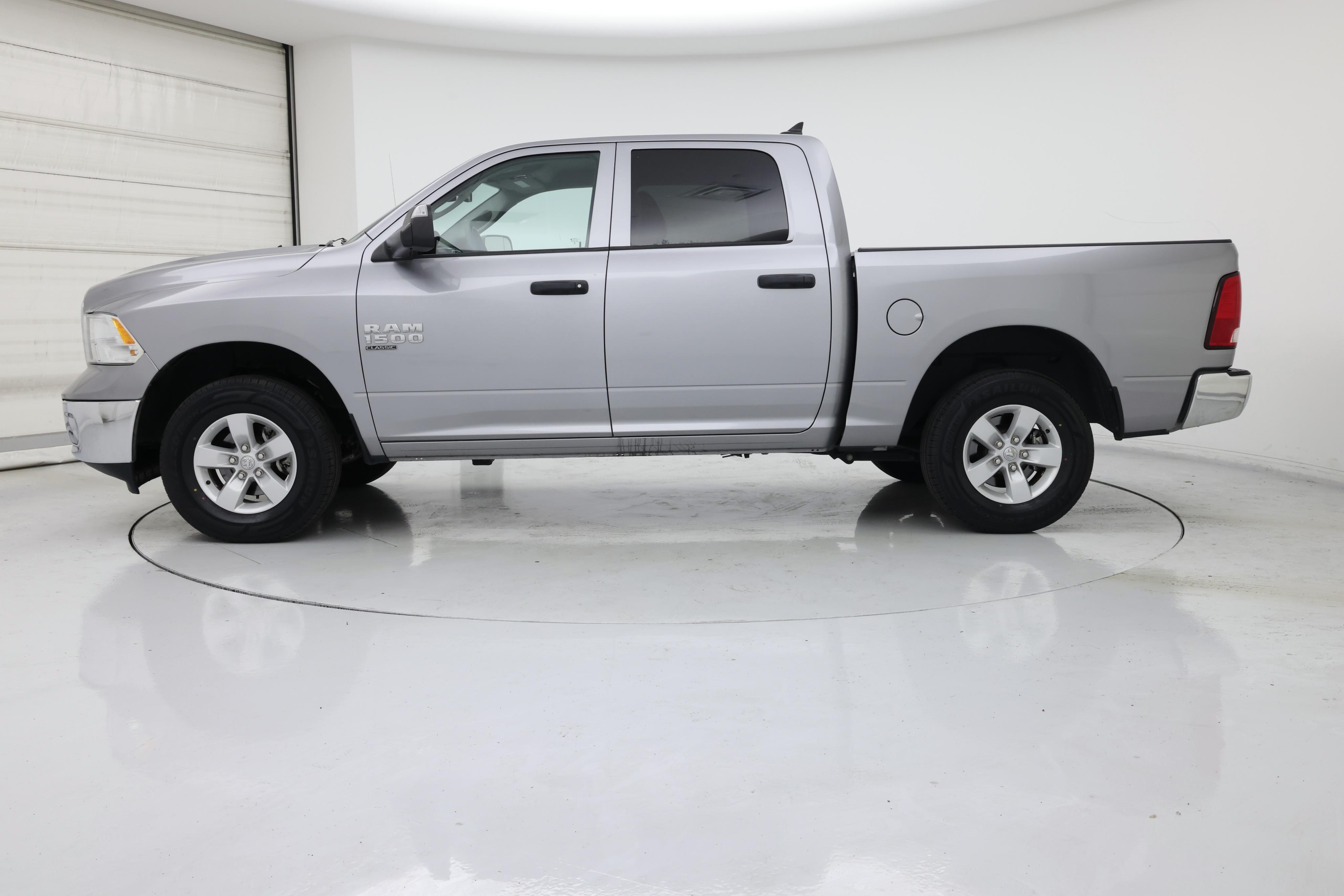 Thumbnail: 2023 RAM 1500 Classic - 3