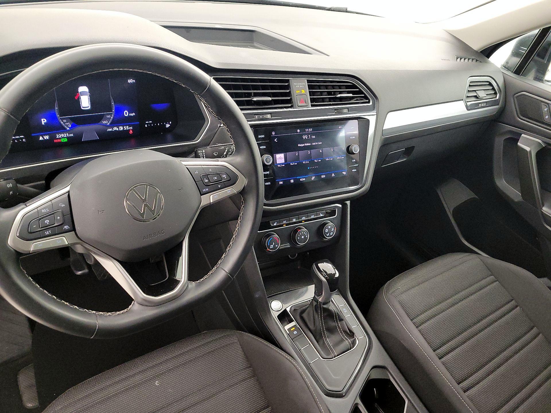 Thumbnail: 2024 Volkswagen Tiguan - 9