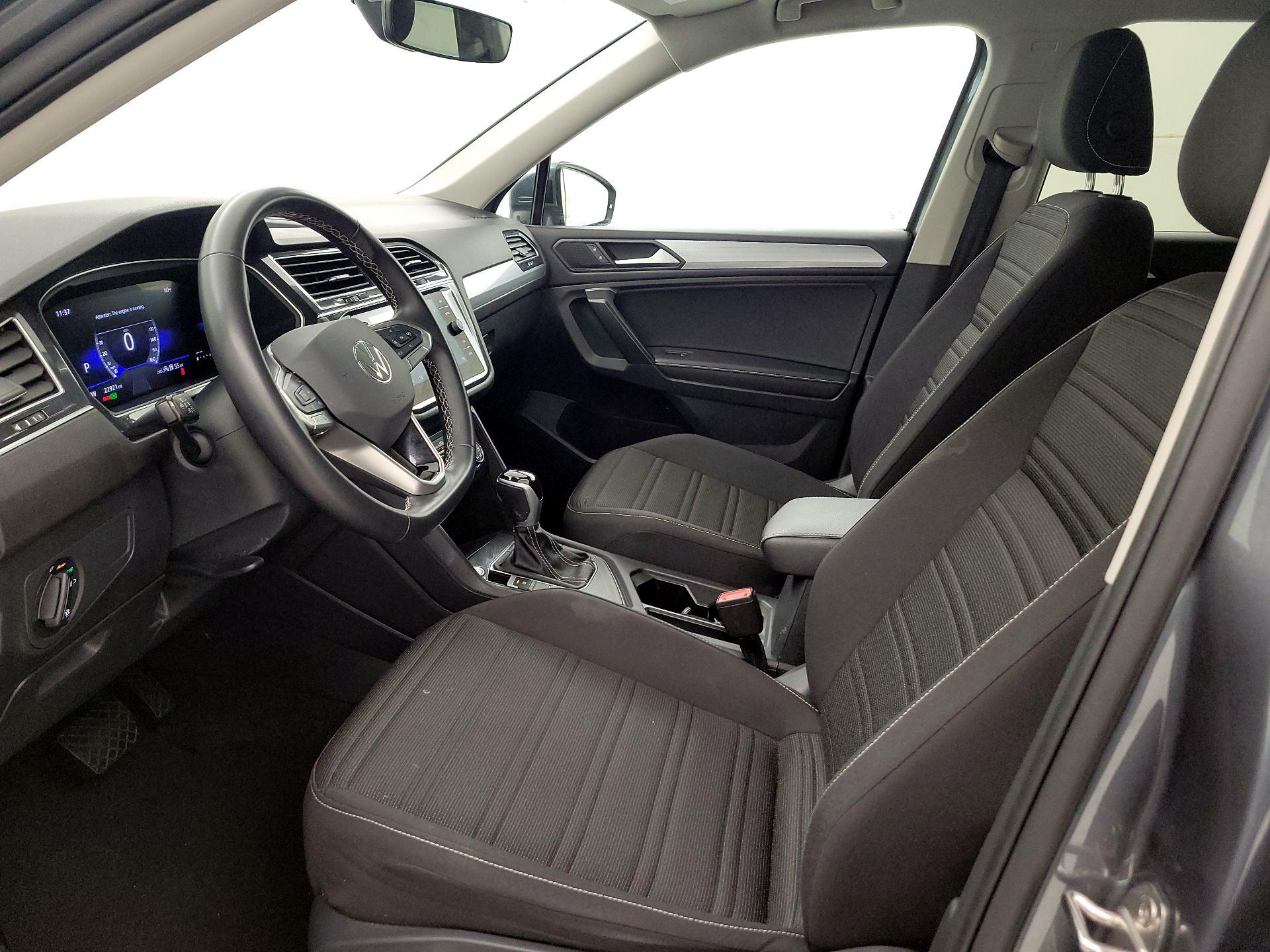 Thumbnail: 2024 Volkswagen Tiguan - 11