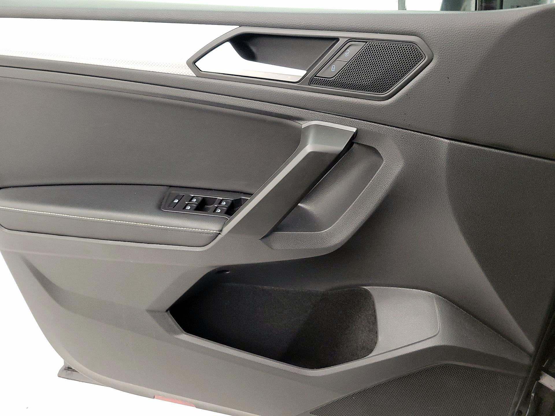 Thumbnail: 2024 Volkswagen Tiguan - 12