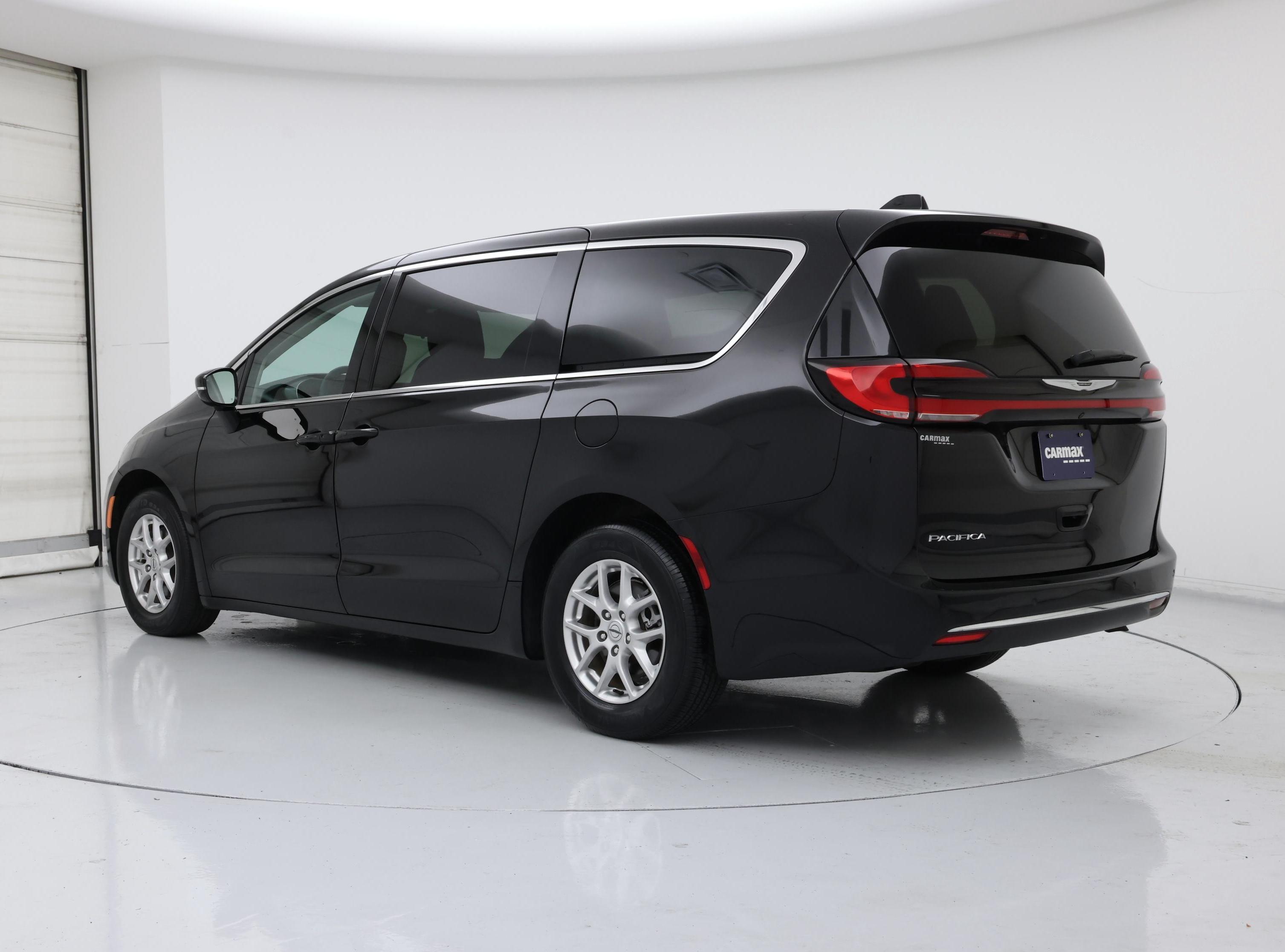 Thumbnail: 2024 Chrysler Pacifica - 2